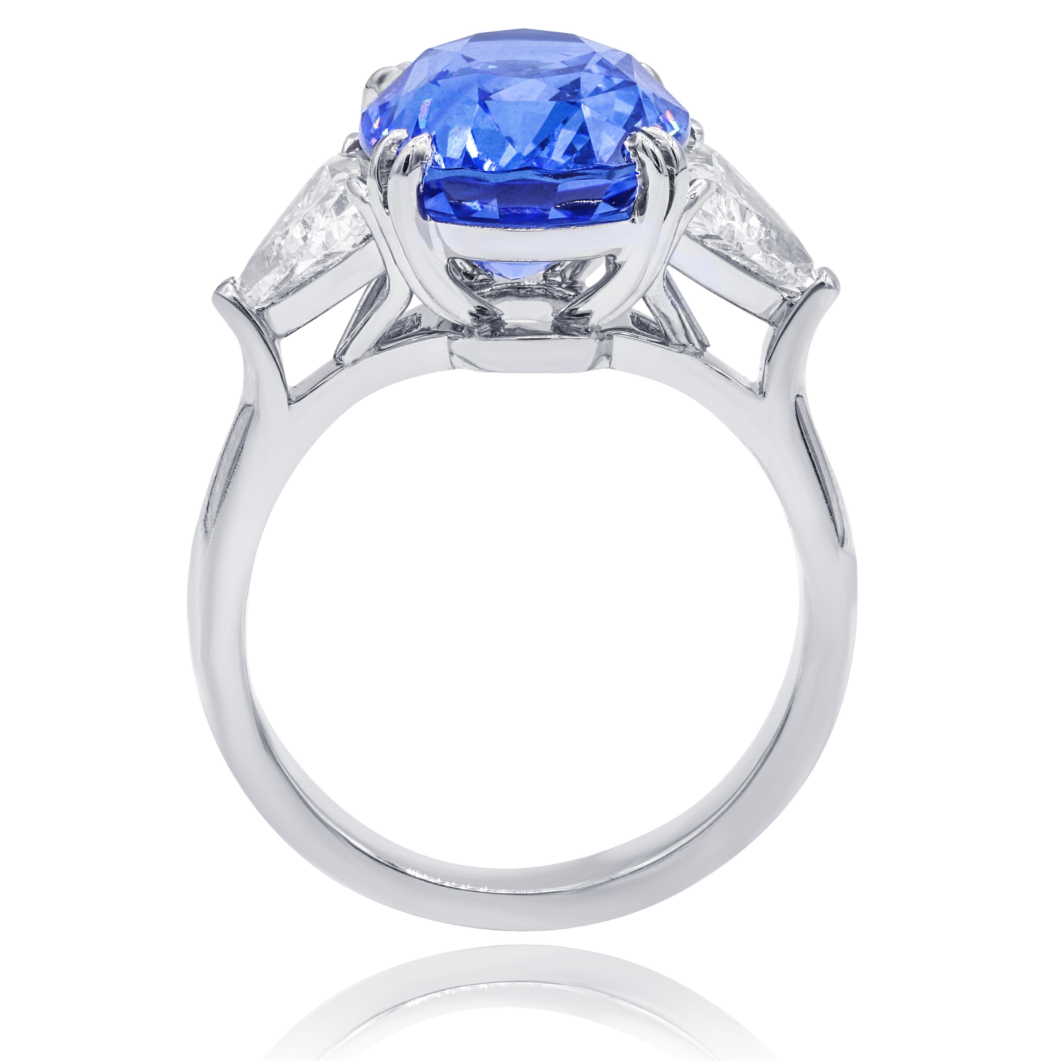 Modern Diana M. Platinum sapphire and diamond ring an 11.98 ct unheated  oval certified For Sale