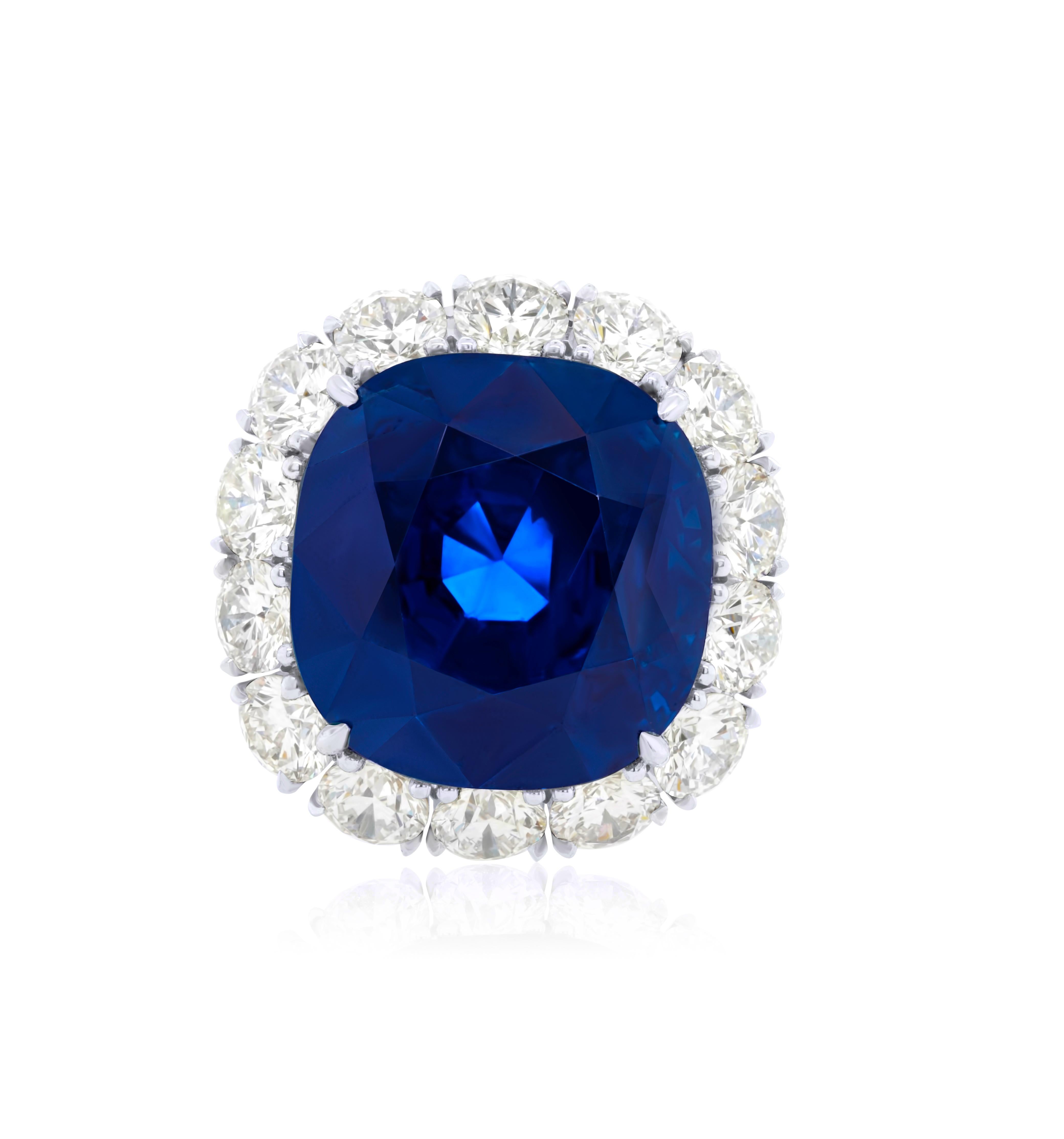 Modern Diana M. Platinum sapphire and diamonds ring featuring a 33.25 ct GIA certified  For Sale
