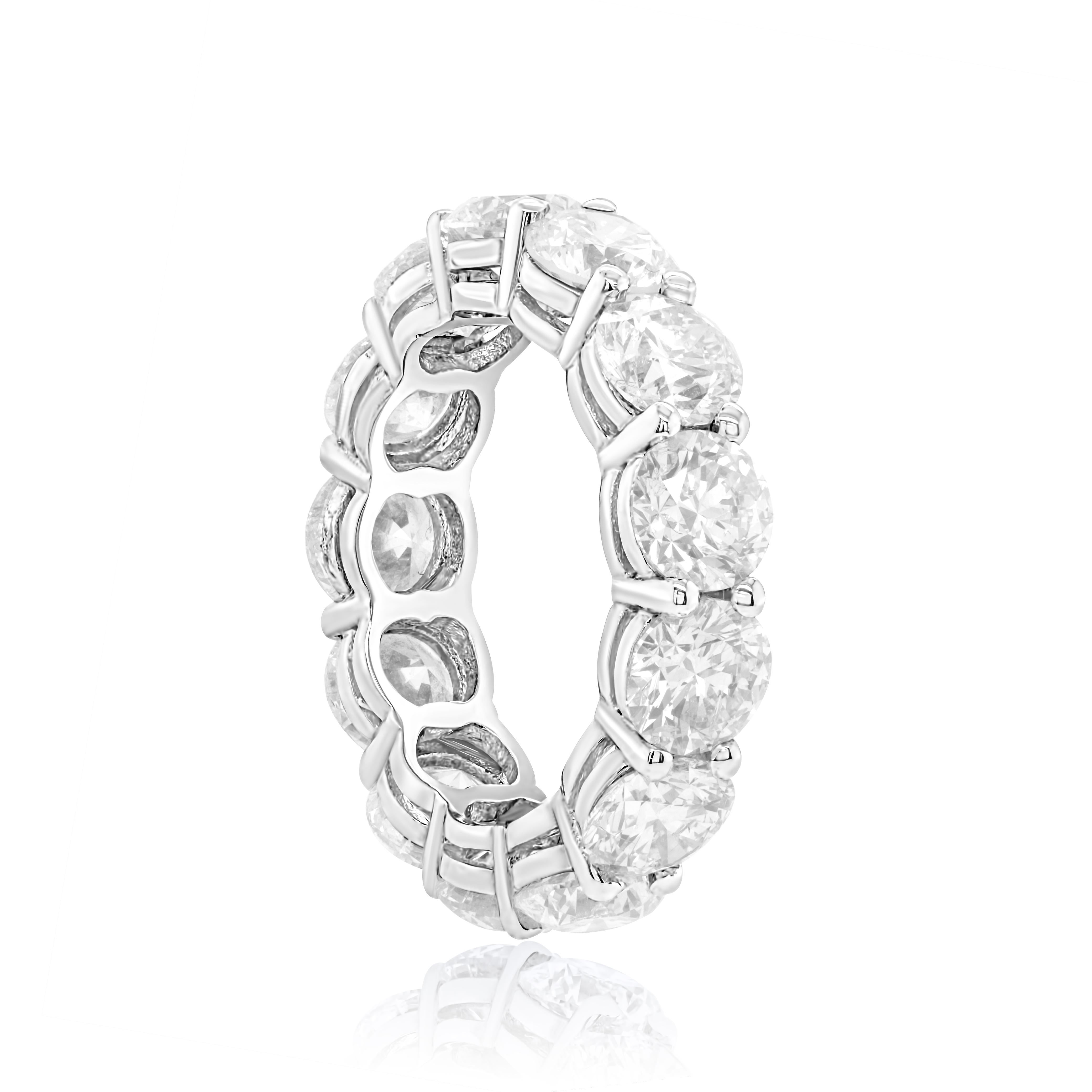 Modern Diana M. Platinum share prong eternity band 7.05cts round brilliant cut  For Sale