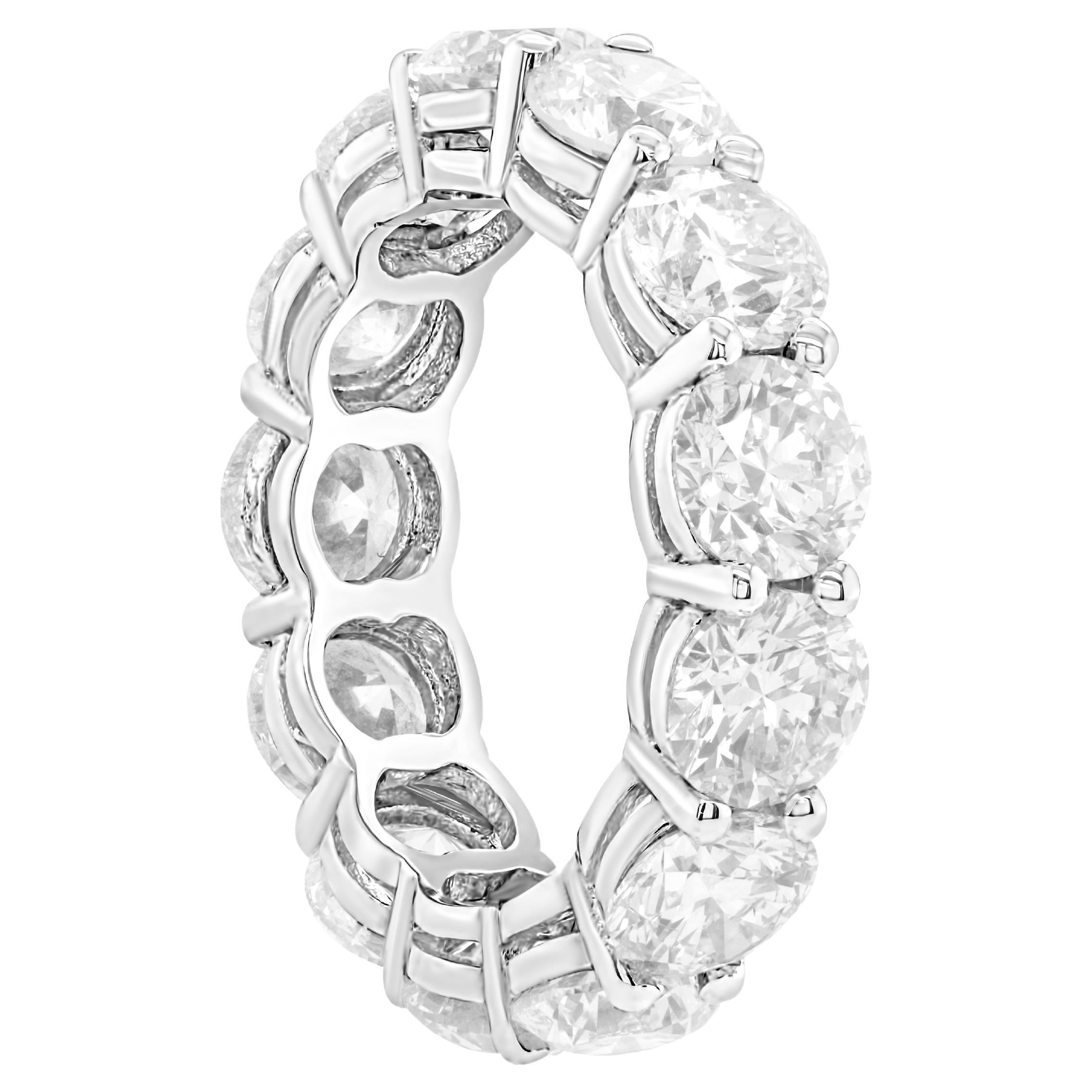 Diana M. Platinum share prong eternity band 7.05cts round brilliant cut  For Sale