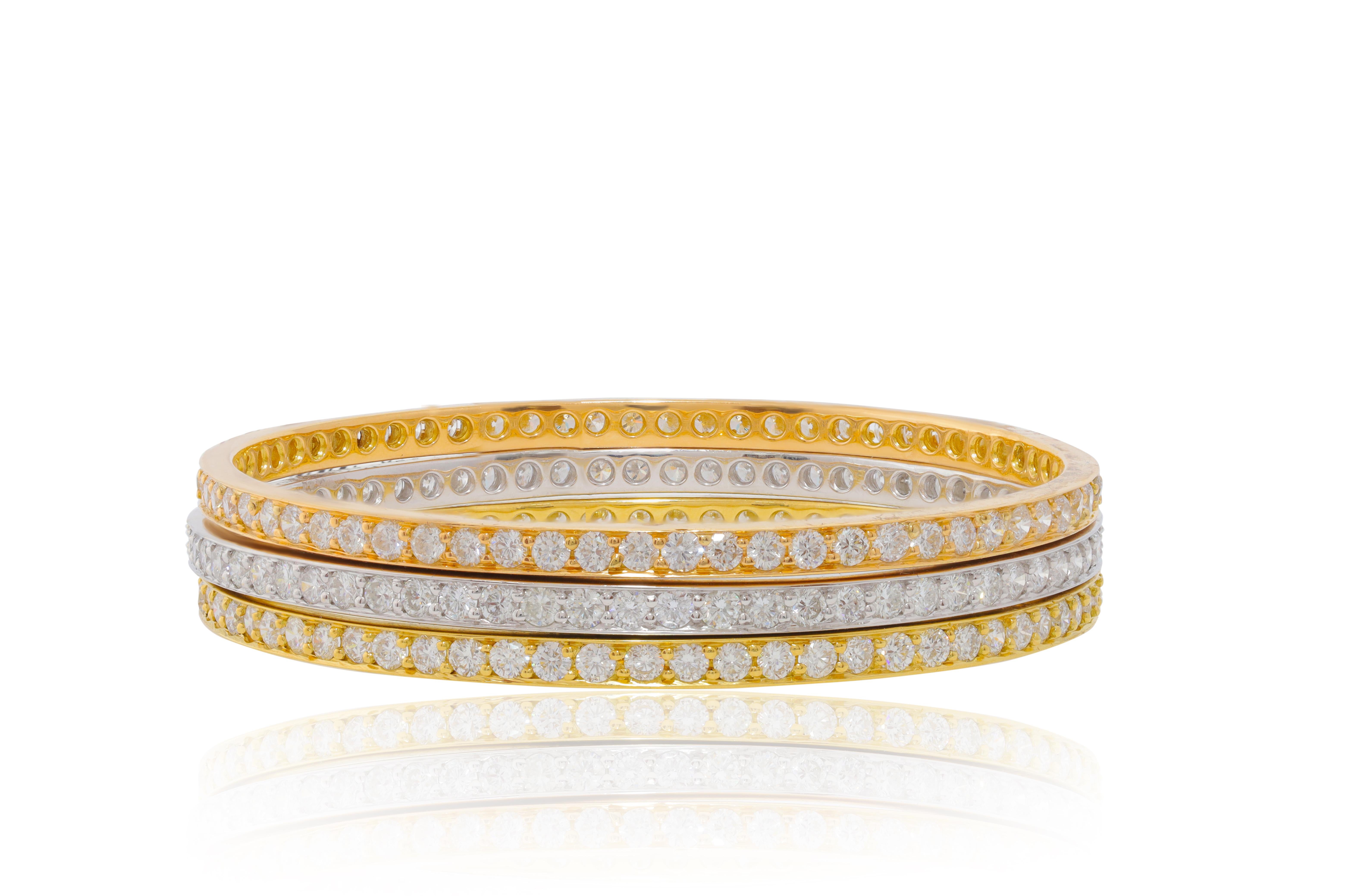 Diana M. Tri-color set of white, yellow, and rose gold bangles adorned with 23ct In New Condition For Sale In New York, NY