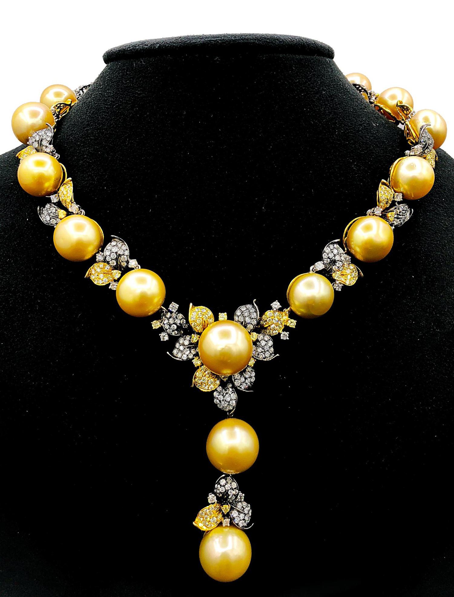 18 kt white and yellow gold black rhodium plated pearl and diamond necklace adorned with flower and leaf designs containing 13.06 cts tw of diamonds.
Diana M. is a leading supplier of top-quality fine jewelry for over 35 years.
Diana M is one-stop