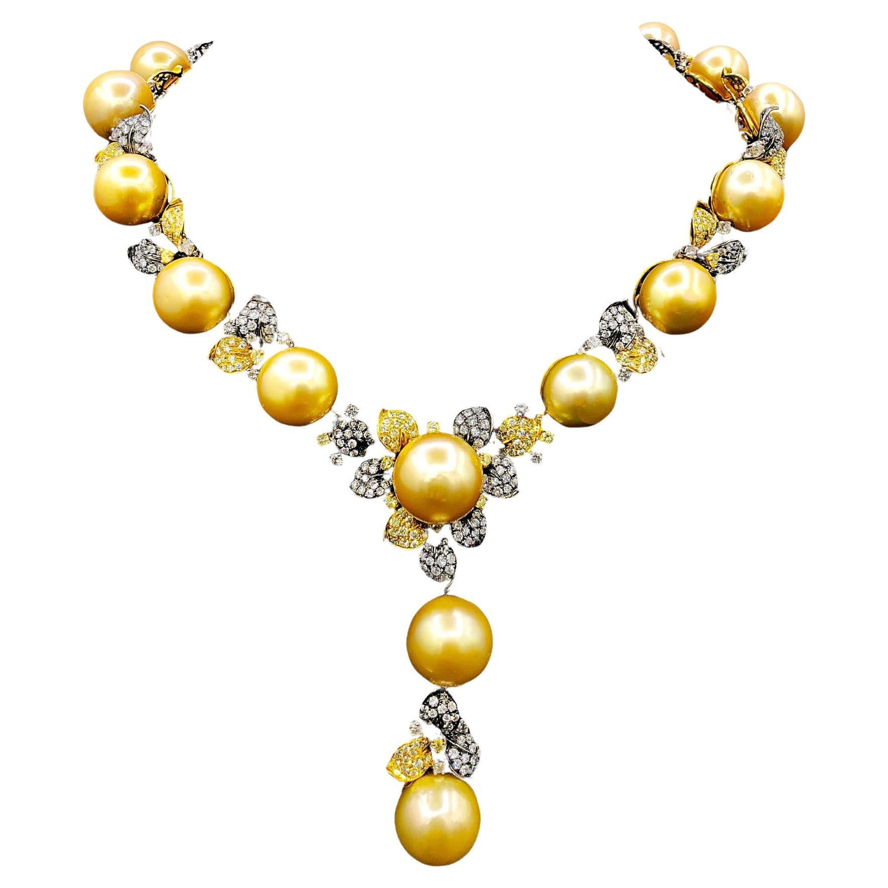 Diana M.18 kt white and yellow gold black rhodium plated pearl and diamonds For Sale