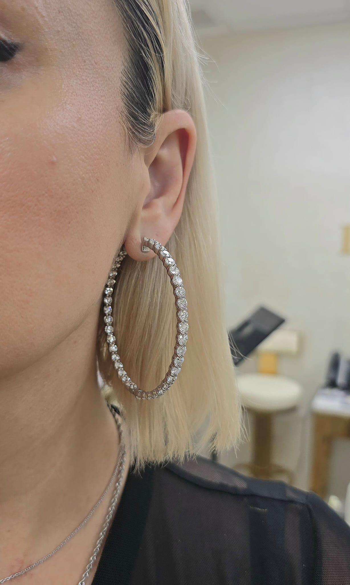 Diana M.Pendientes de aro de oro blanco de 18 kt, de 2,50