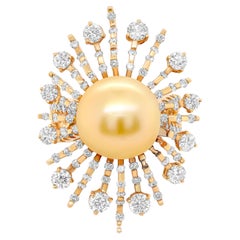 Diana M.18 kt yellow gold diamond and pearl ring featuring a 13.5 mm yellow pear