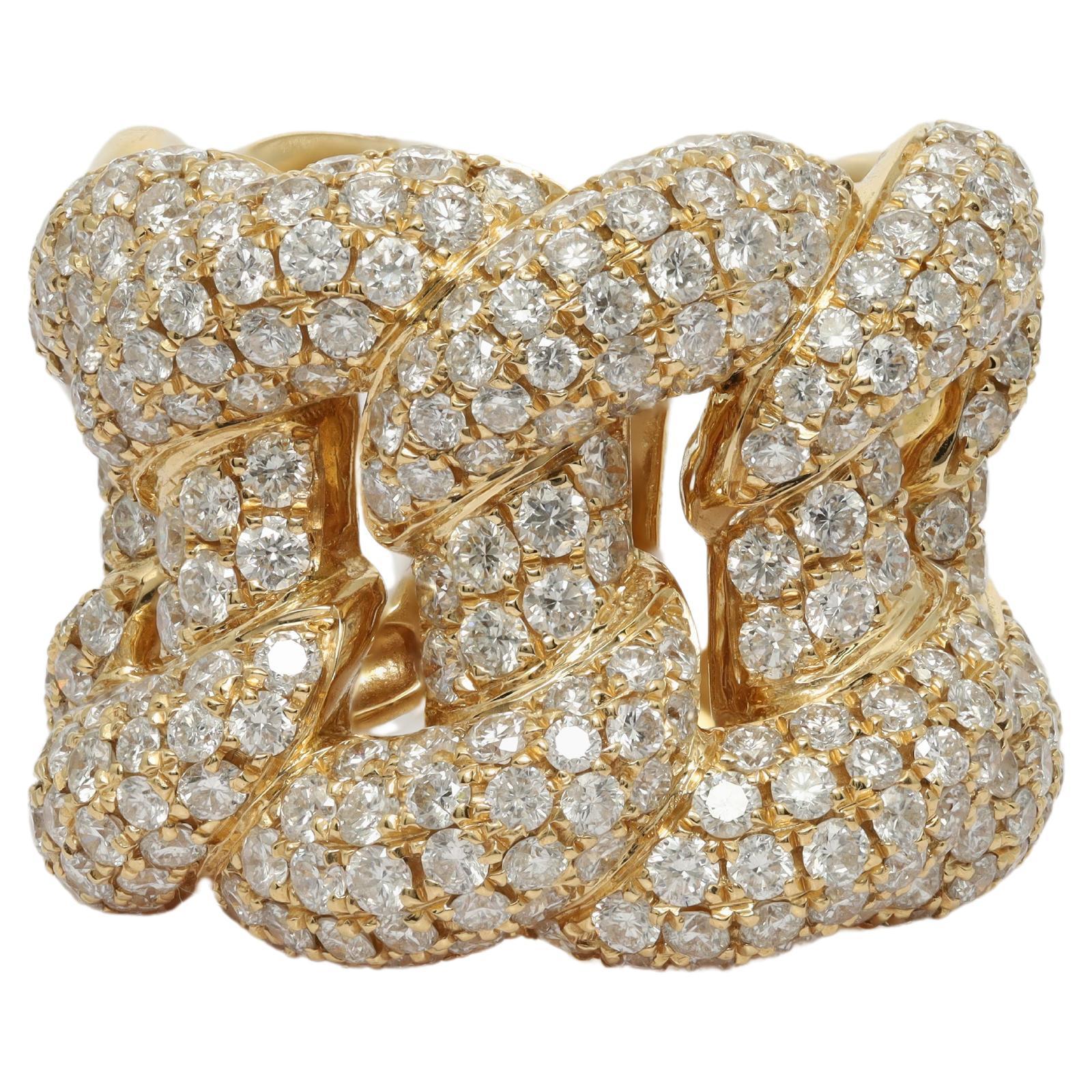 Diana M.18 kt yellow gold link ring adorned with 5.50 cts tw of diamonds For Sale