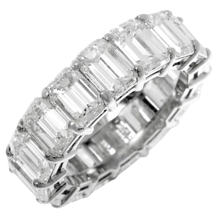 Diana M. Alianza de diamantes talla esmeralda de 9,05 cts en oro blanco de 18k