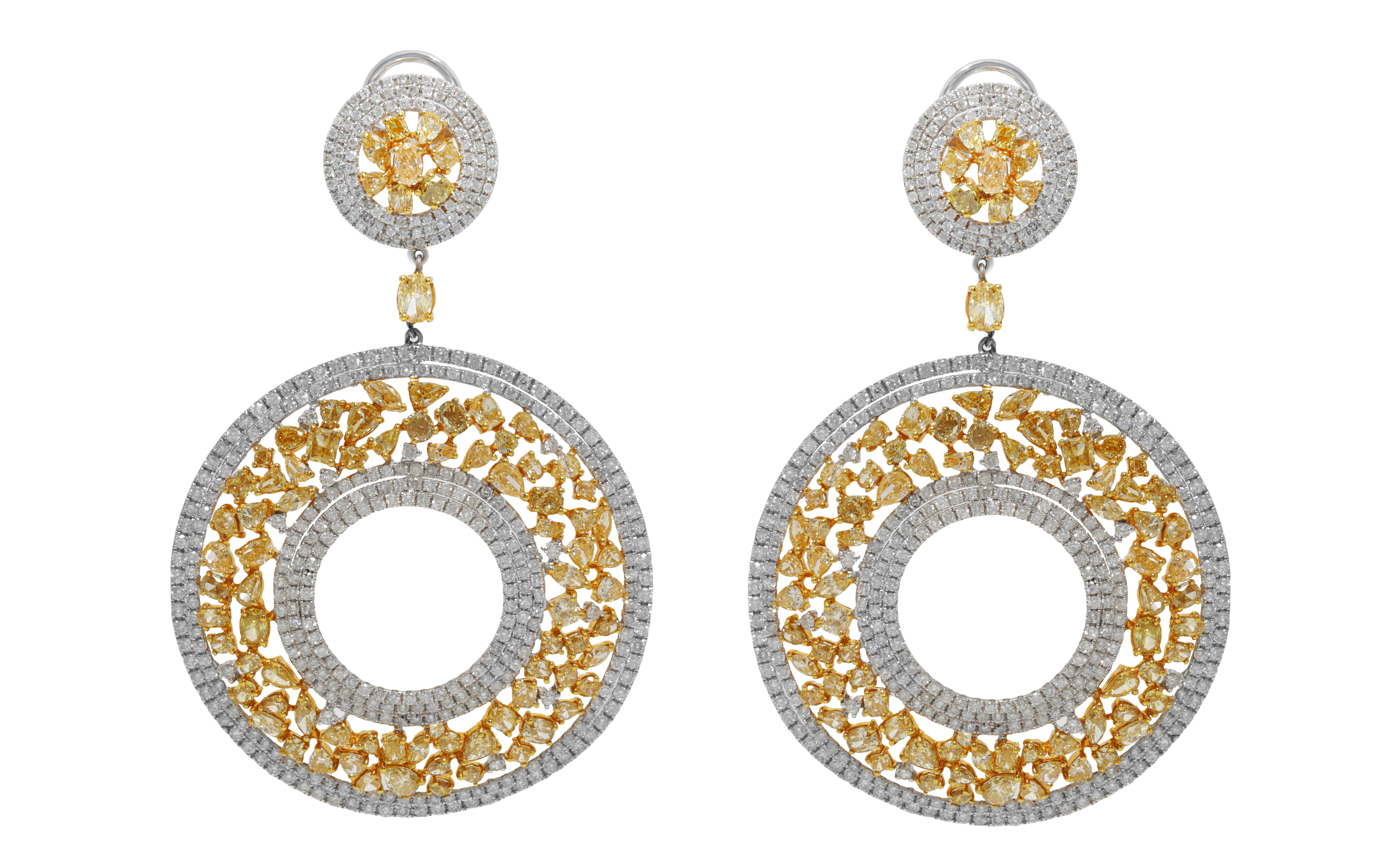 Round Cut Diana M.18kt White and Yellow Gold, features 33.86 cts of Fancy Yellow and White For Sale