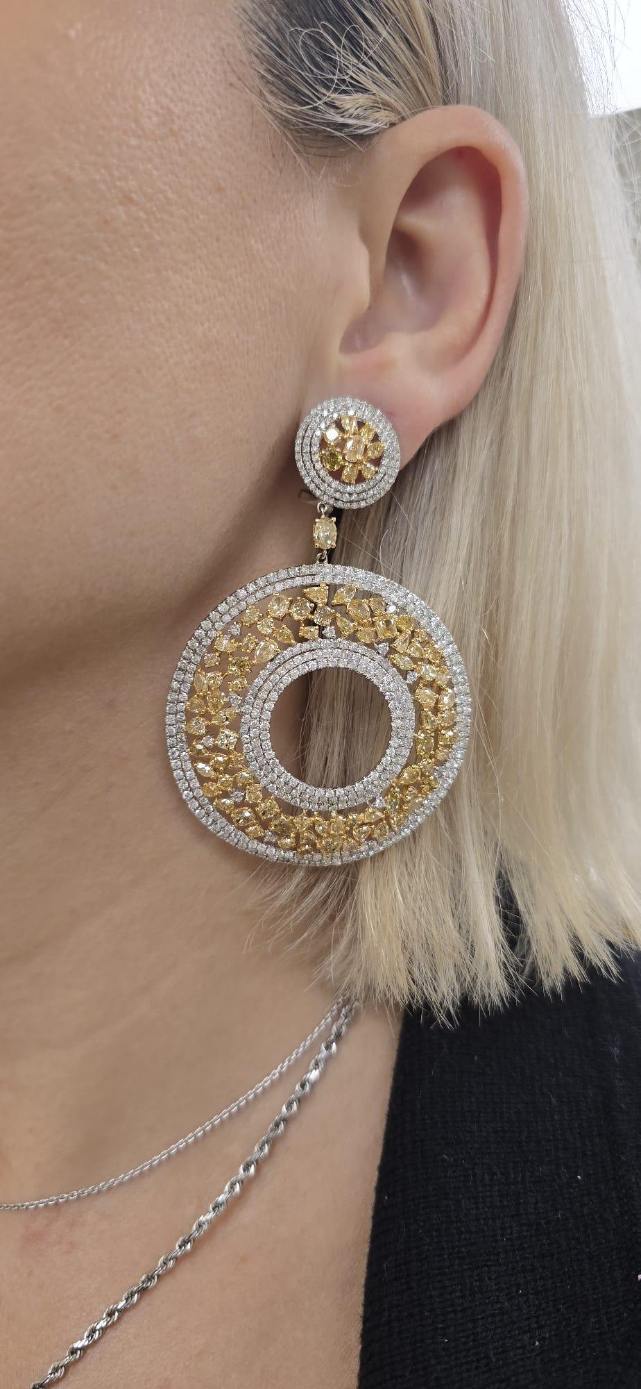 Diana M.18kt or blanc et jaune, avec 33,86 carats de jaune et blanc de fantaisie Neuf - En vente à New York, NY