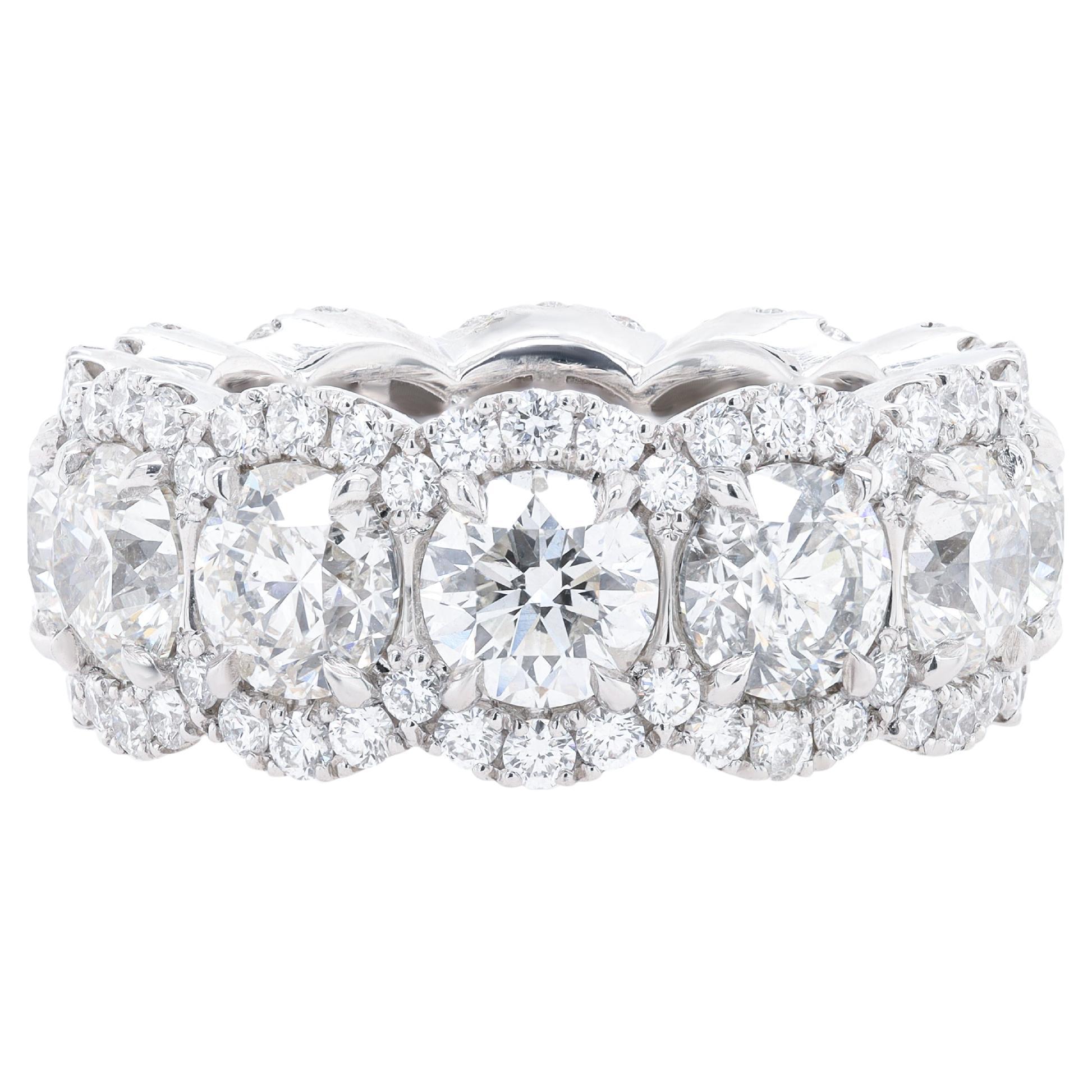 Diana, bague en or blanc 18 carats avec diamants de l'éternelité, taille 8,43 carats en vente