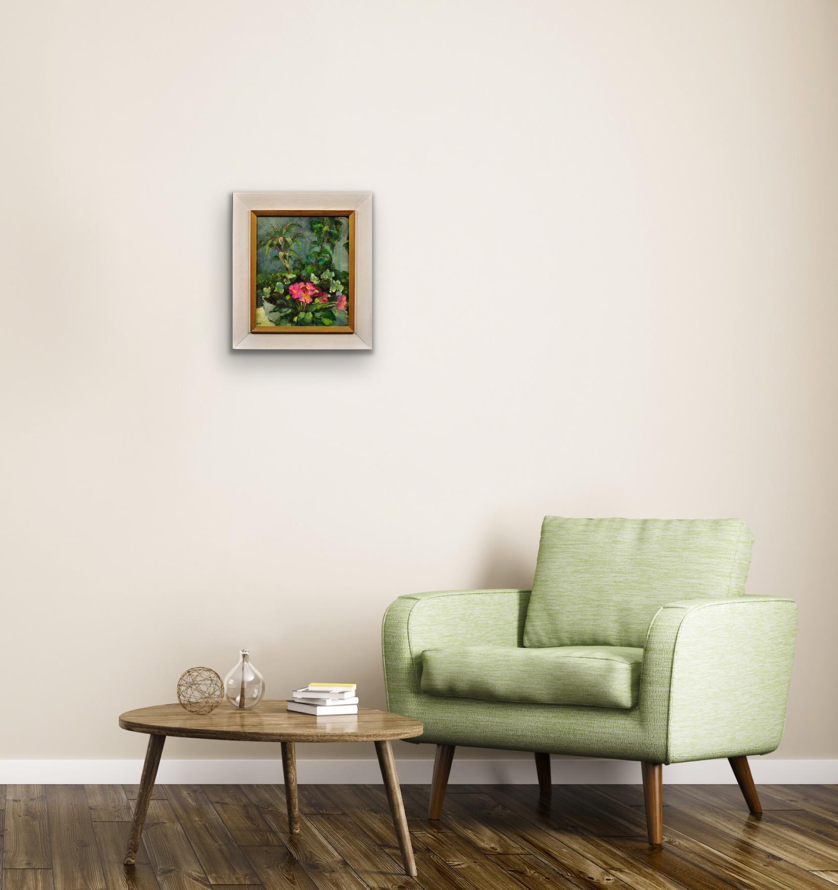 Primule rosa e piante in vaso incorniciate Modern British Still Life Flower Oil Painting in vendita 9
