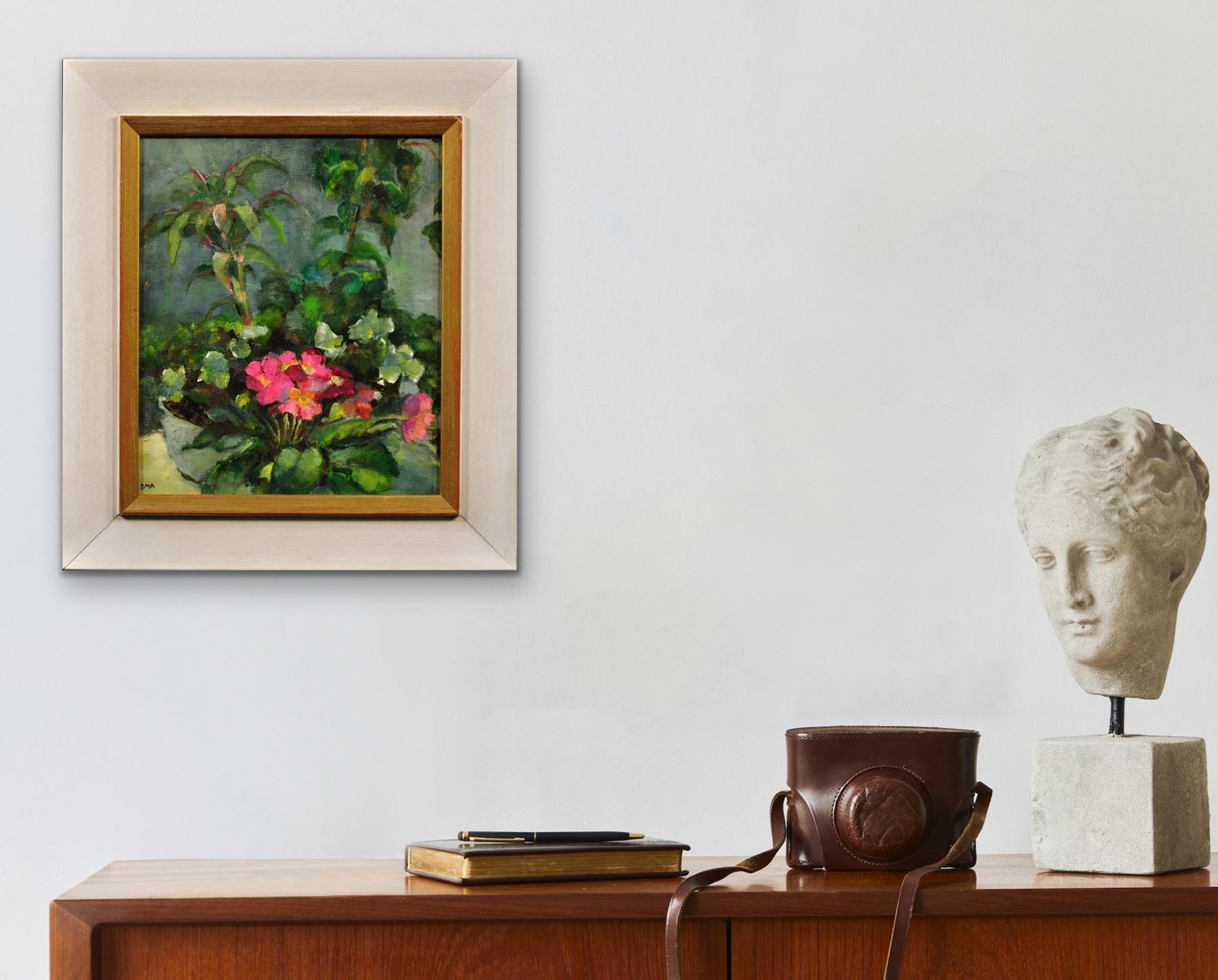 Primule rosa e piante in vaso incorniciate Modern British Still Life Flower Oil Painting in vendita 15