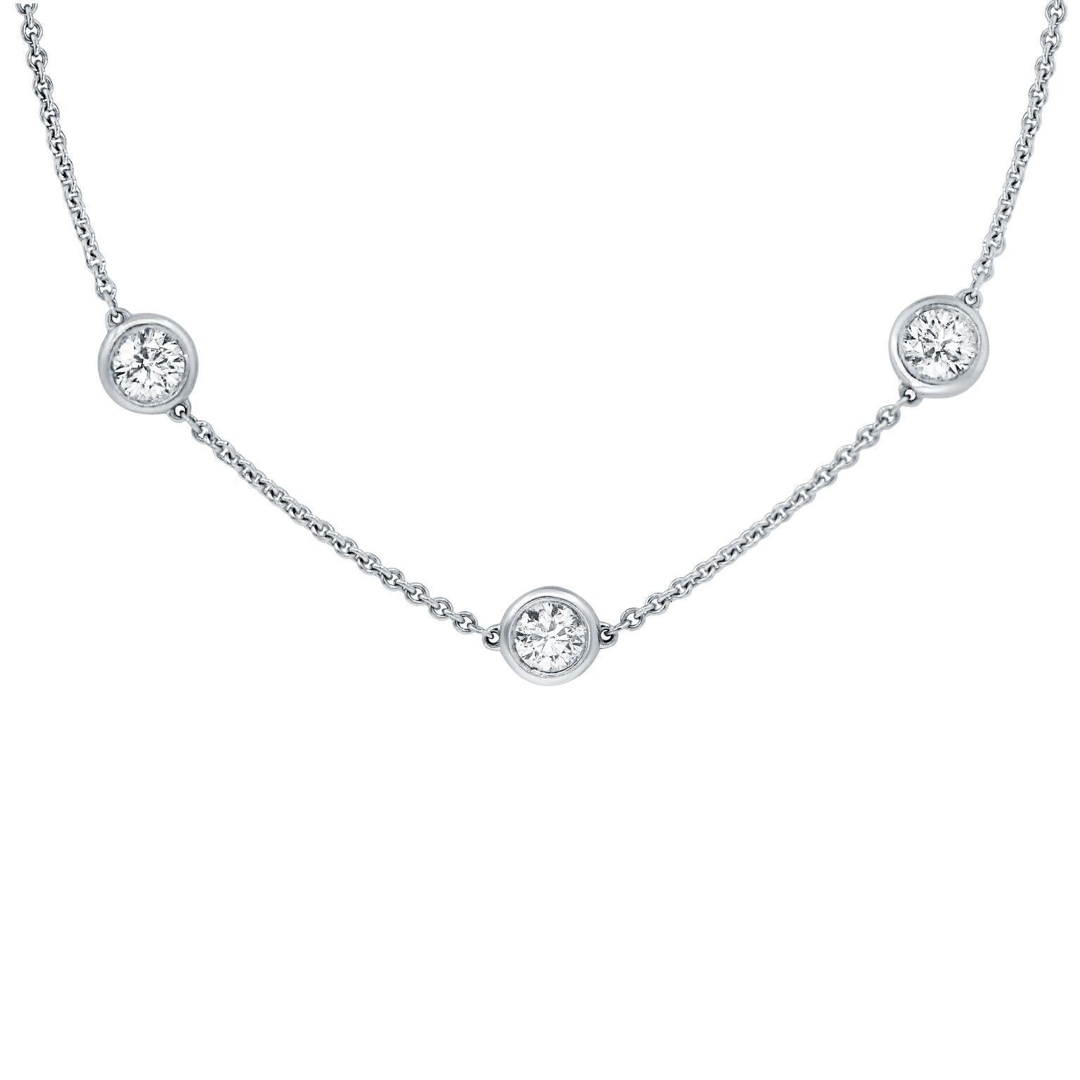 Collana personalizzata con diamanti in oro bianco 18kt 4,70 carati di diamanti, 12 pietre da 0,40 ciascuna  Colore GH, purezza SI.  Taglio eccellente.