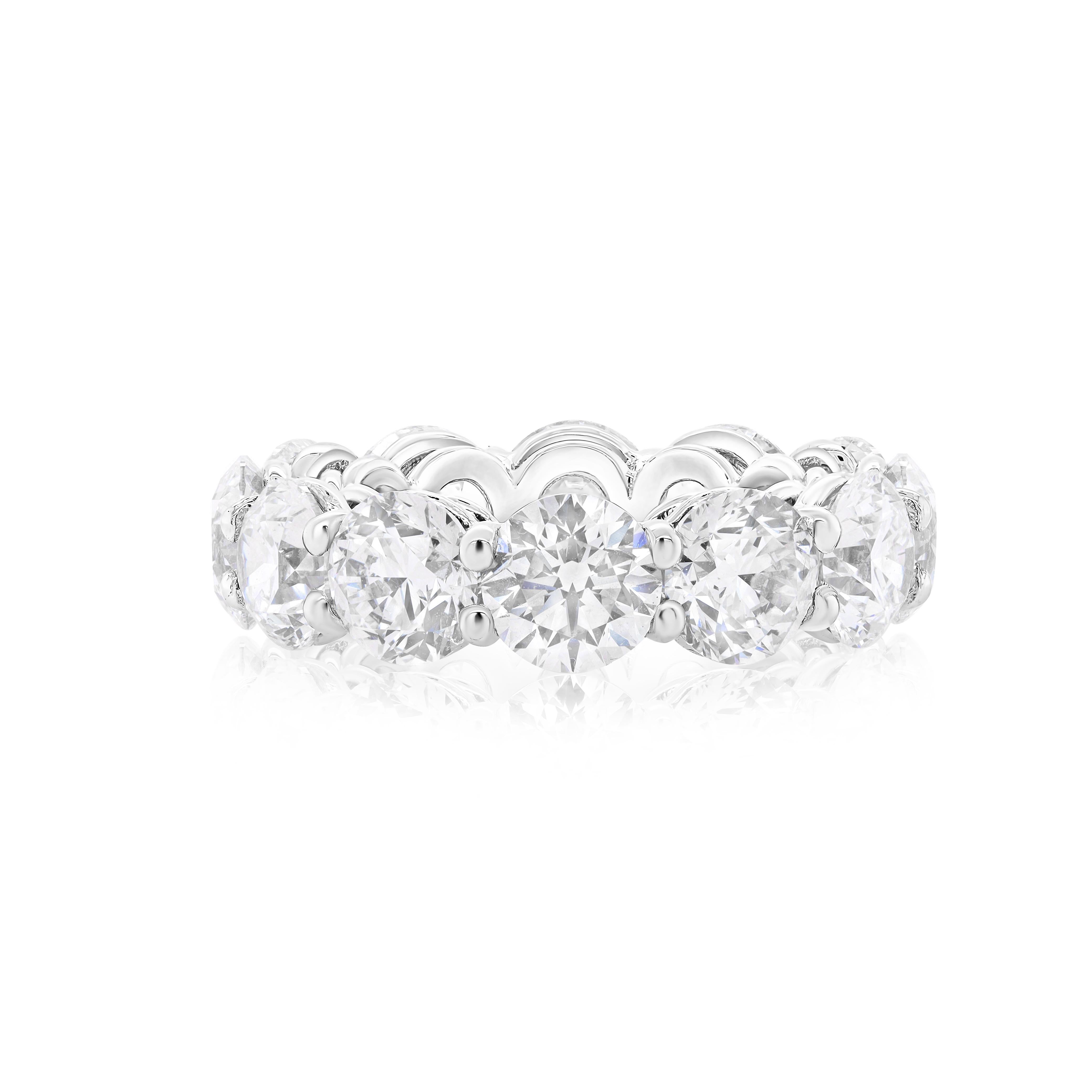 Modern Diana M.PLATINUM ETERNITY BAND WITH 12.00CTS OR ROUND DIAMONDS For Sale