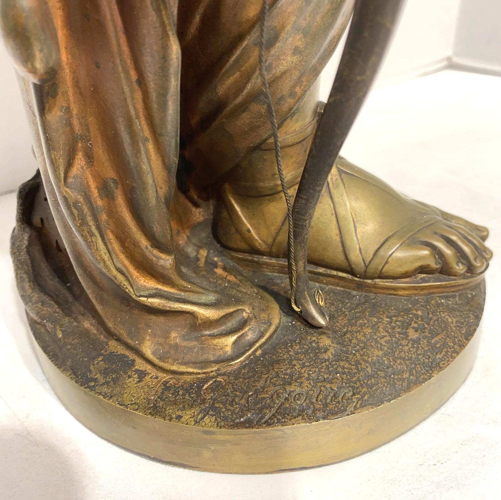 Diane chasseresse Sculpture en bronze d'après Jean Louis Grégoire Bon état à New York, NY