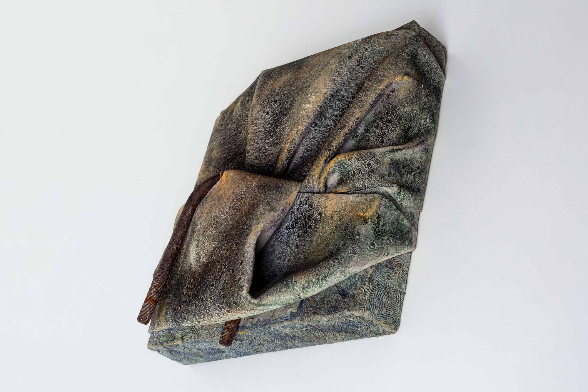 Diane Cooper Mixed Media über Holz Wandmontierte Bundle-Skulptur im Angebot 3