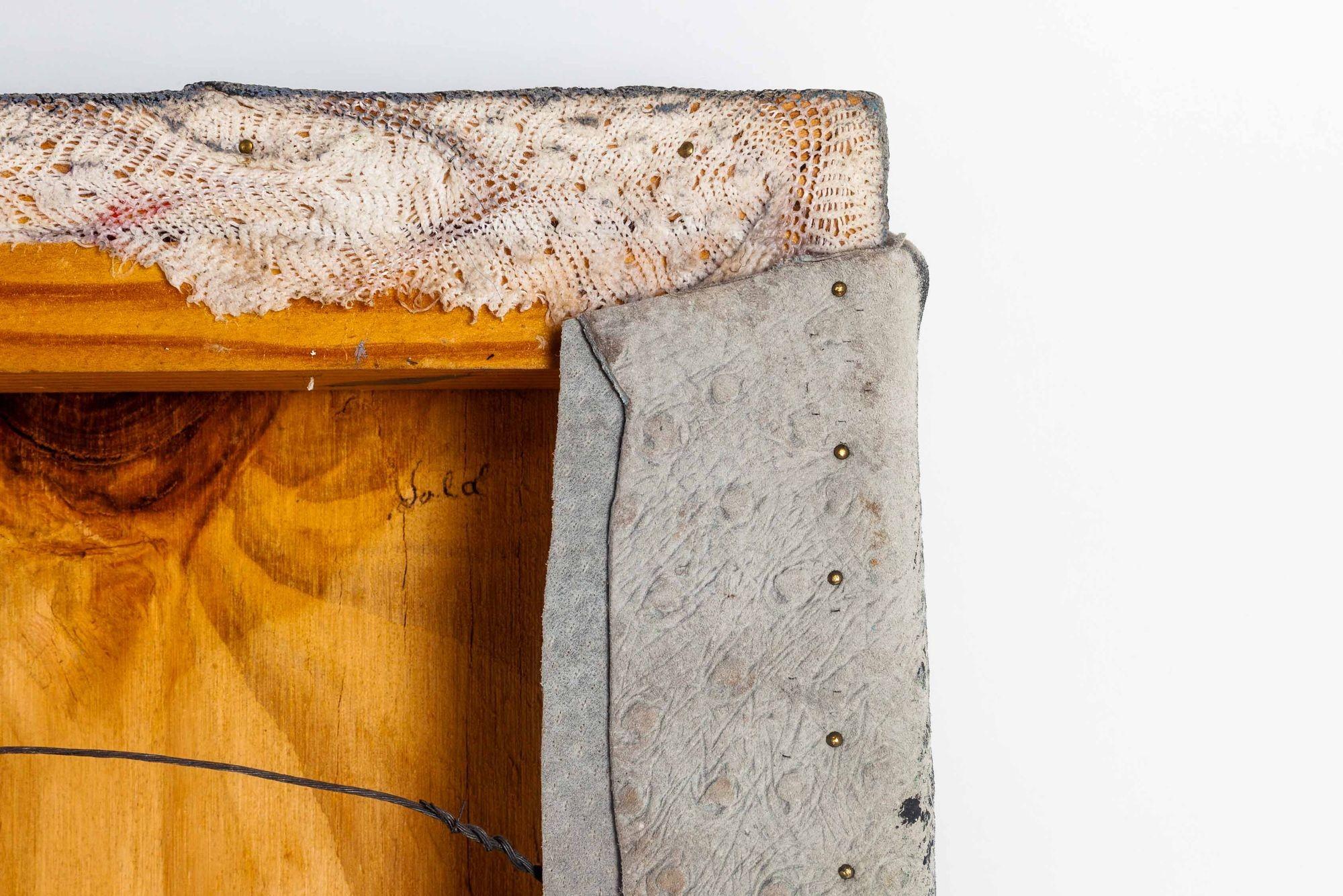 Diane Cooper Mixed Media über Holz Wandmontierte Bundle-Skulptur im Angebot 1