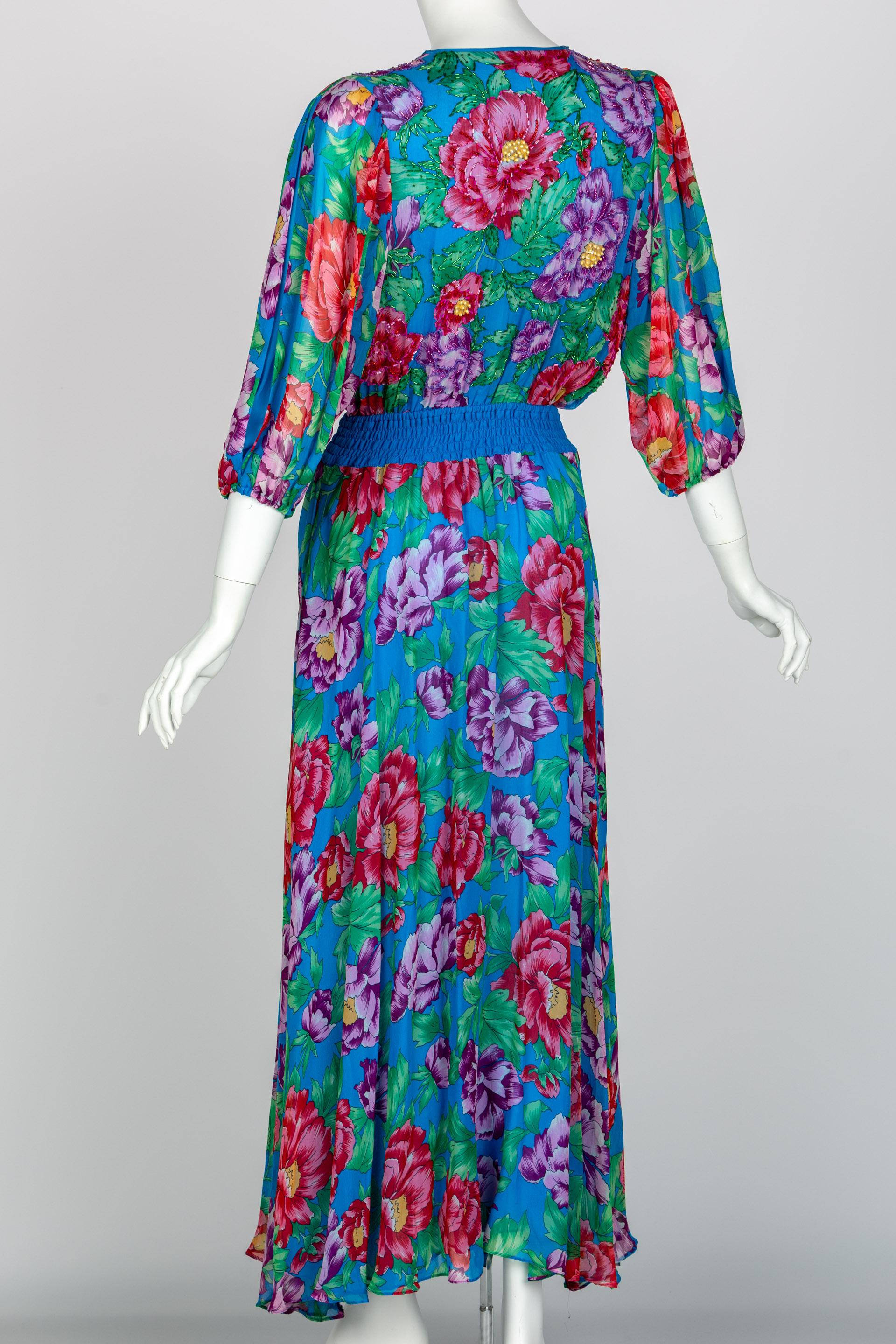 Diane Freis - Vestito in georgette di seta con fiori blu, anni '90 In condizioni ottime in vendita a Boca Raton, FL