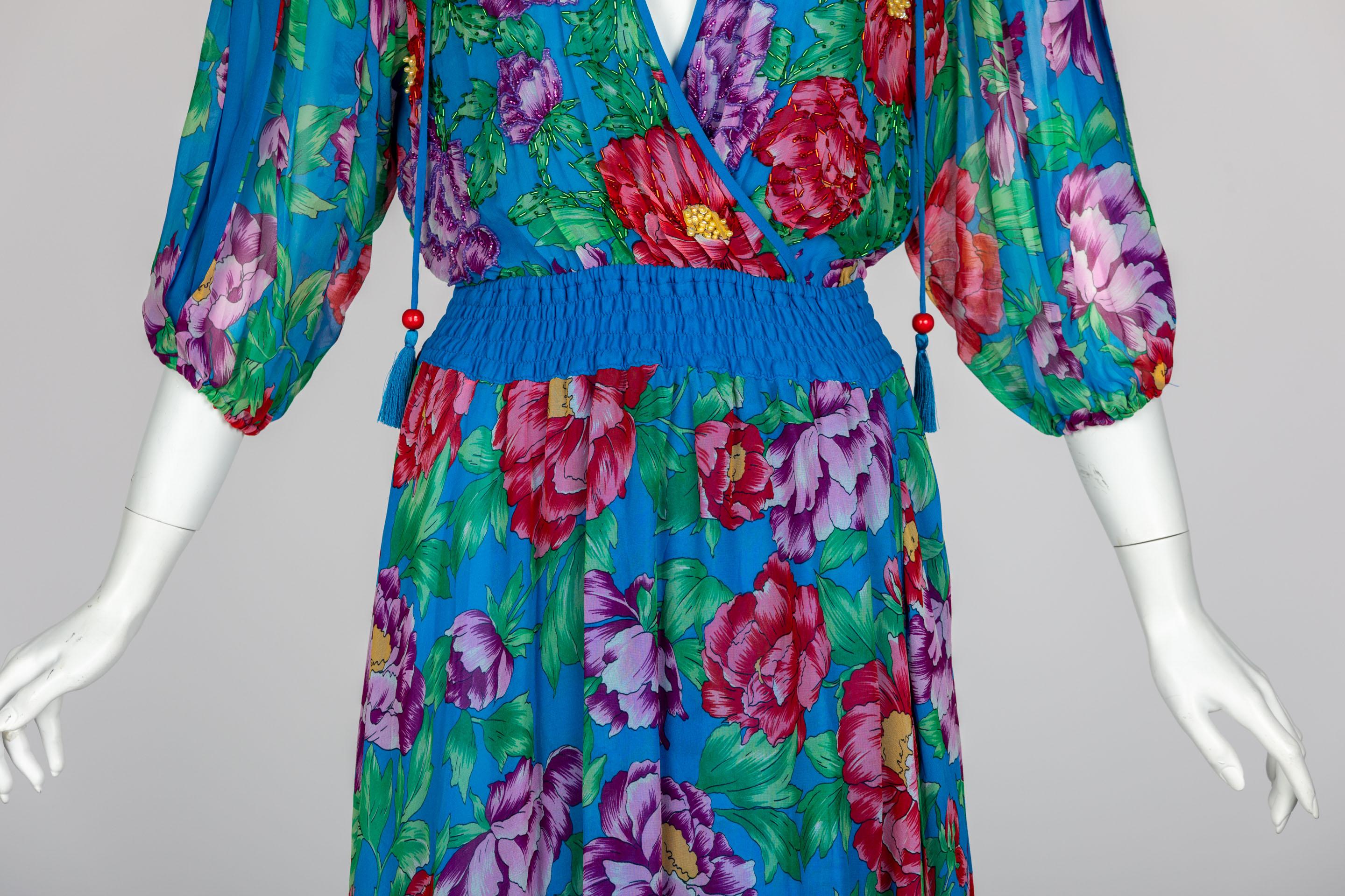 Diane Freis - Vestito in georgette di seta con fiori blu, anni '90 in vendita 4