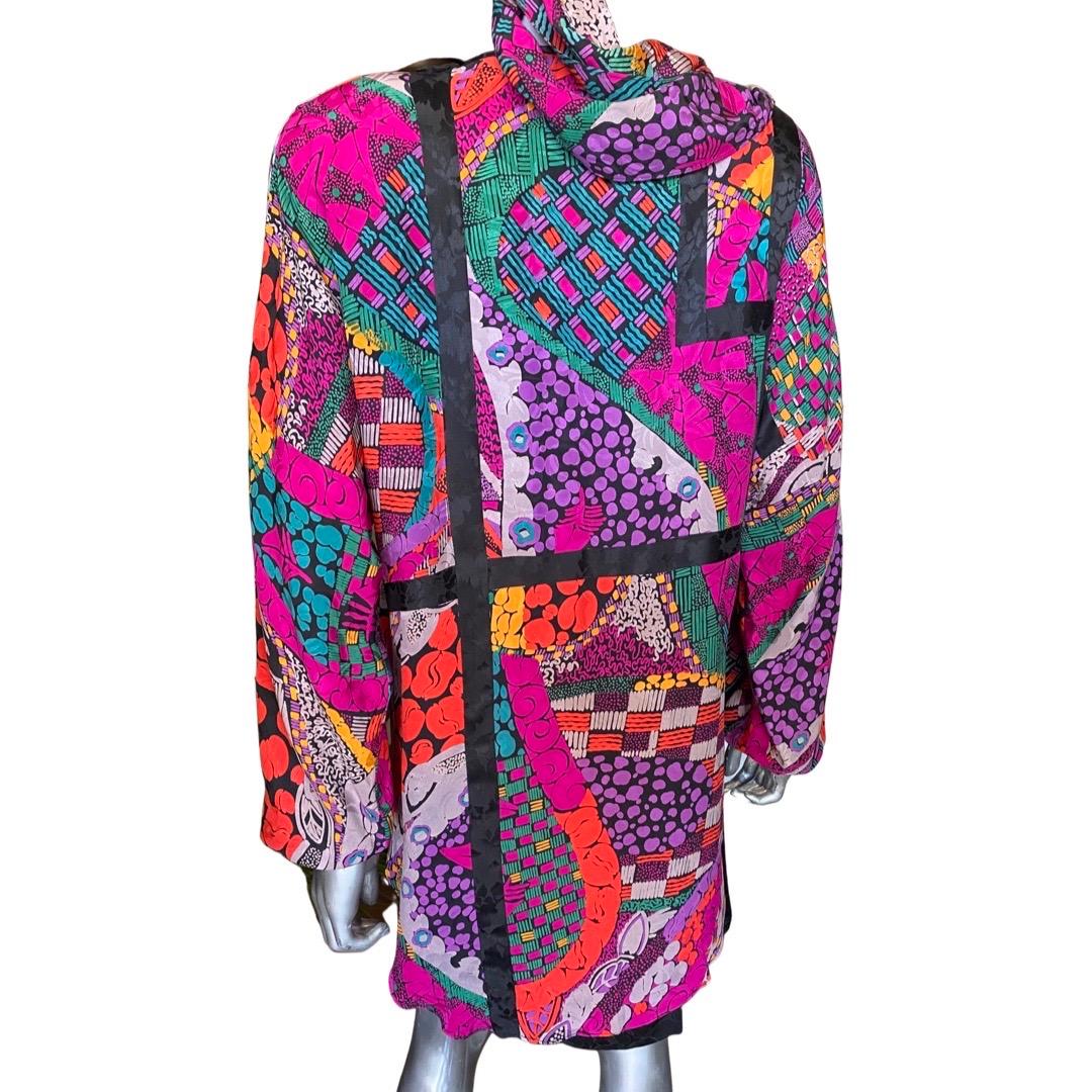 Diane Freis Vintage 3 Piece Printed Silk Set Blouse Skirt and Scarf Size 6  In Good Condition For Sale In Palm Springs, CA