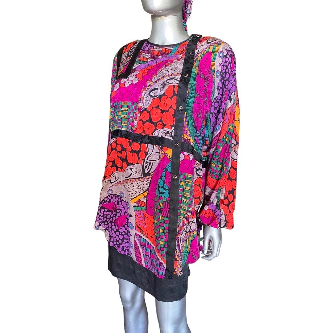 Diane Freis Vintage 3 Piece Printed Silk Set Blouse Skirt and Scarf Size 6  For Sale 3