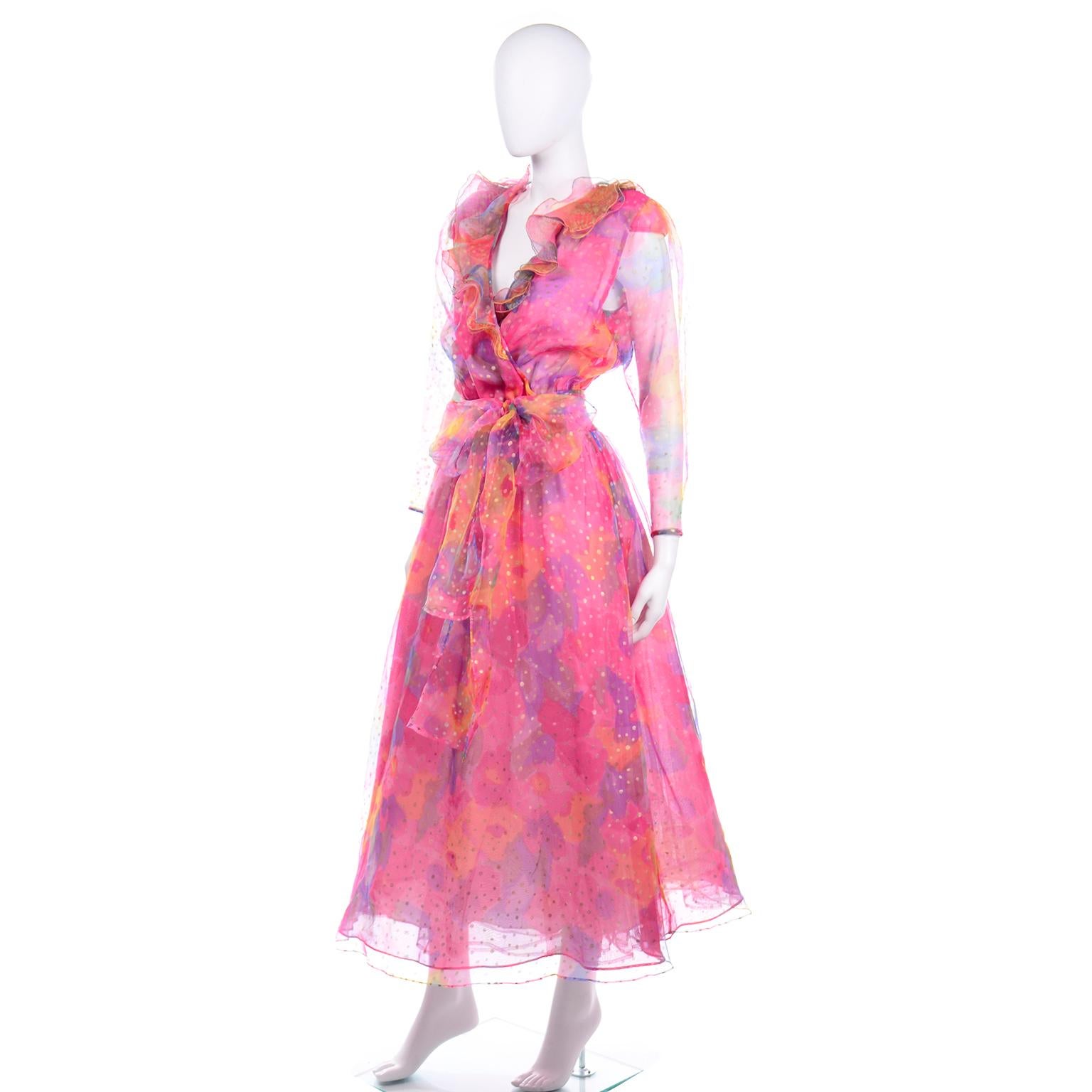 Robe longue vintage en organza aquarelle rose à pois et volants Diane Freis Pour femmes en vente