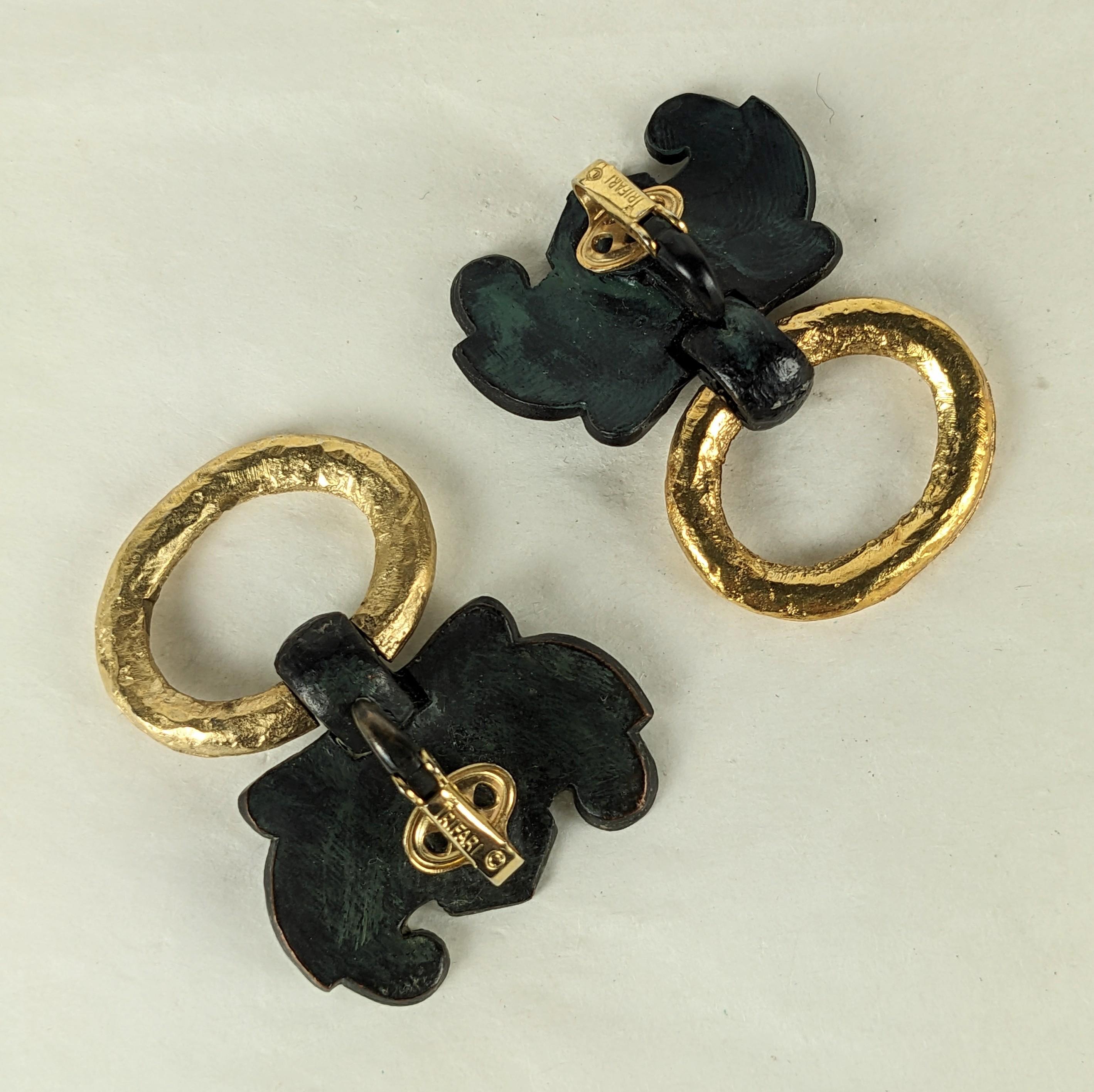 Diane Love für Trifari Ohrringe mit antiken chinesischen Motiven (Kunsthandwerker*in) im Angebot