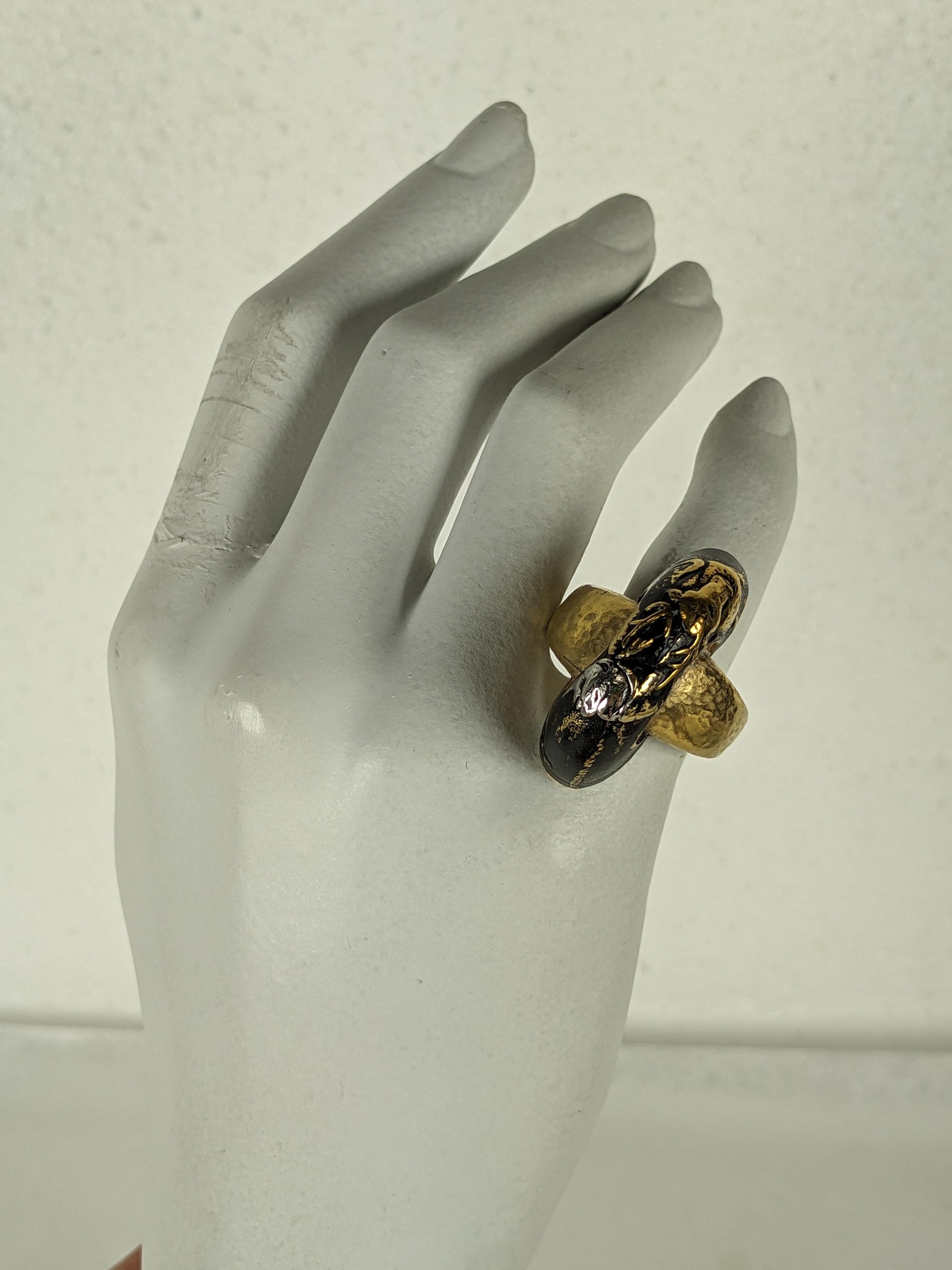 Diane Love for Trifari Shakudo Style Ring In Excellent Condition For Sale In New York, NY