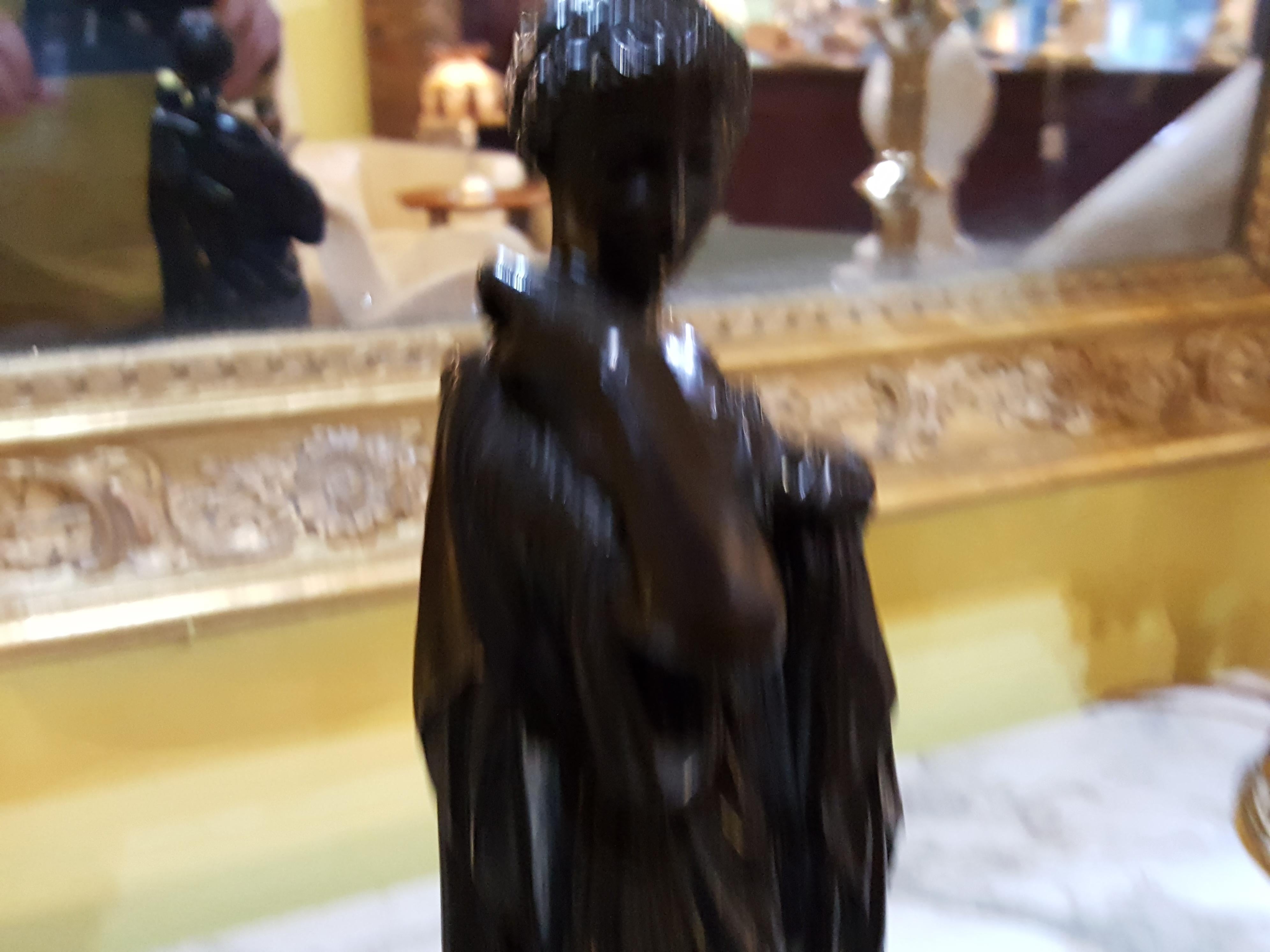 Bronze coulé de Diane do Gabries la Chasseuse, également connue sous le nom de Diane de Vesailles, Déesse/Epouse d'Artemis, d'après la statue romaine en marbre du Louvre, Paris.