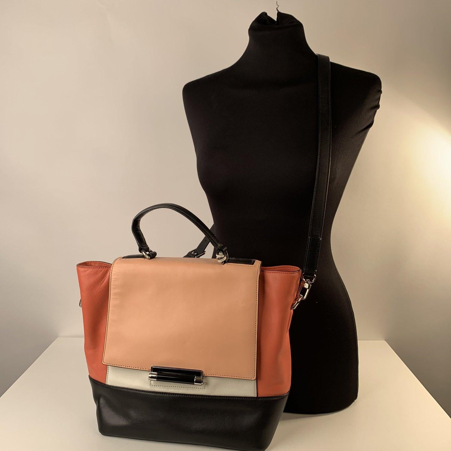 MATERIAL: Leather COLOR: Multicolor MODEL: 440 Satchel GENDER: Women SIZE: Medium Condition B :GOOD CONDITION - Some light wear of use - Some light scratches on leather due to normal use. Diane Von Furstenberg dustbag included Measurements BAG