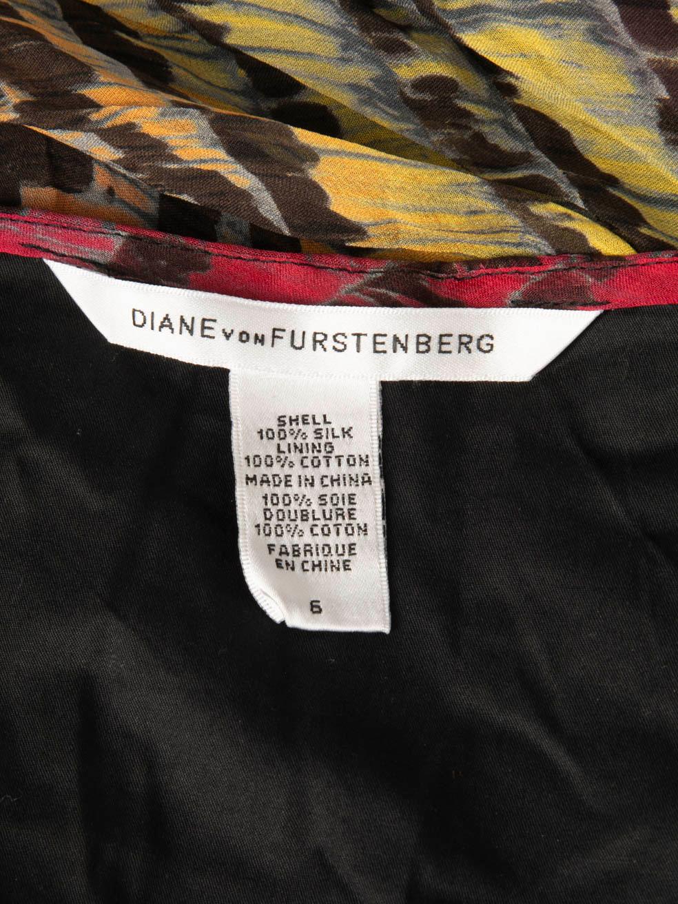 Diane Von Furstenberg Abstraktes Bodycon-Minikleid Größe M im Angebot 1