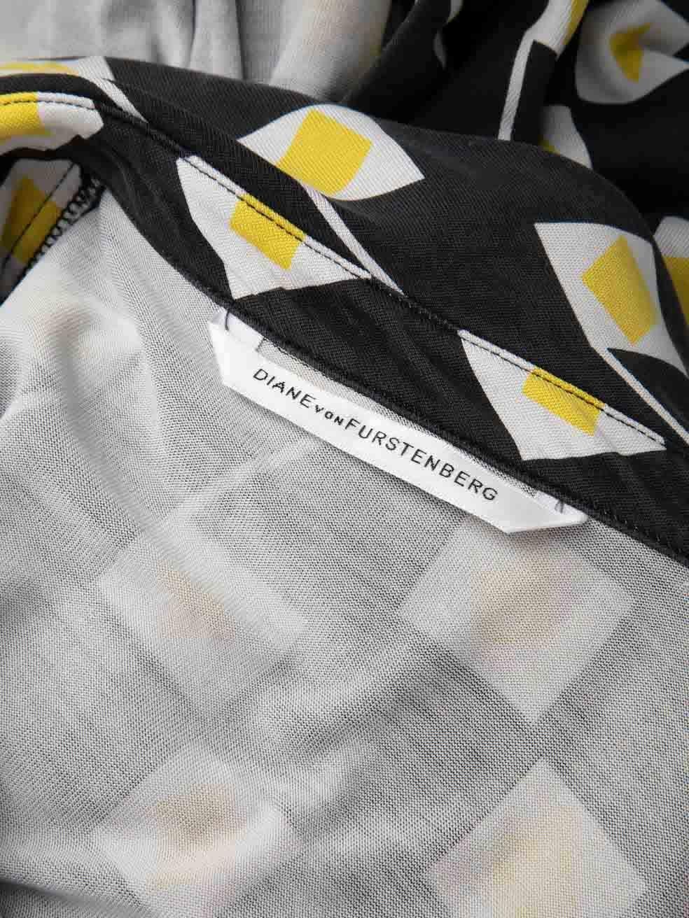 Diane Von Furstenberg Abstract Printed Wrap Dress Size M For Sale 2