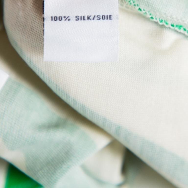  Diane Von Furstenberg - Mini robe portefeuille à col en maille de soie imprimée beige et verte L Pour femmes 