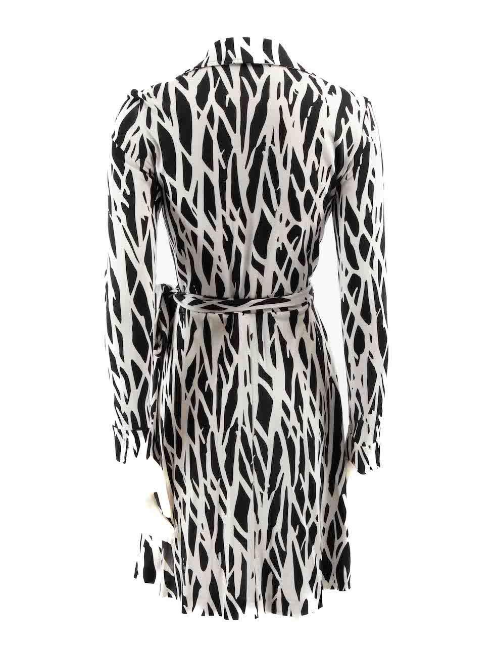 Diane Von Furstenberg Black Abstract Wrap Dress Size S In Good Condition For Sale In London, GB
