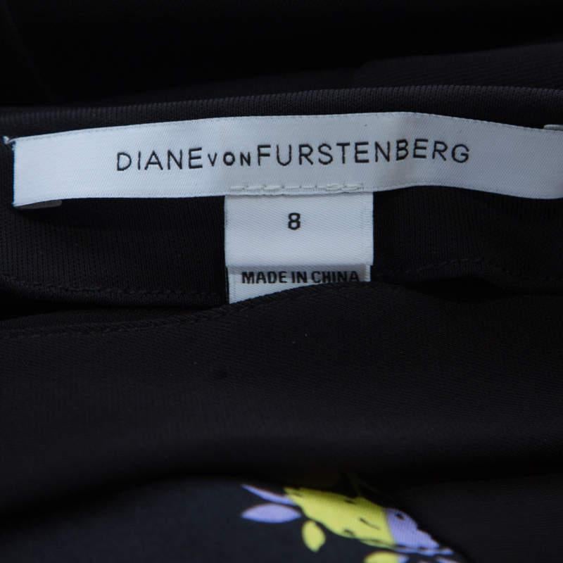Women's or Men's Diane Von Furstenberg Black Floral Printed Wool and Silk Jewel Wrap Dress M For Sale
