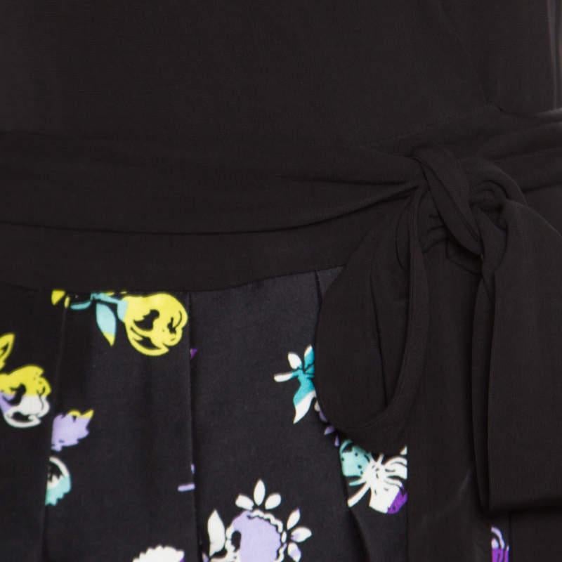 Diane Von Furstenberg Black Floral Printed Wool and Silk Jewel Wrap Dress M For Sale 2