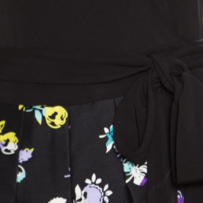 Diane von Furstenberg - Vestito a portafoglio Jewell in lana e seta con stampa floreale M. in vendita 2