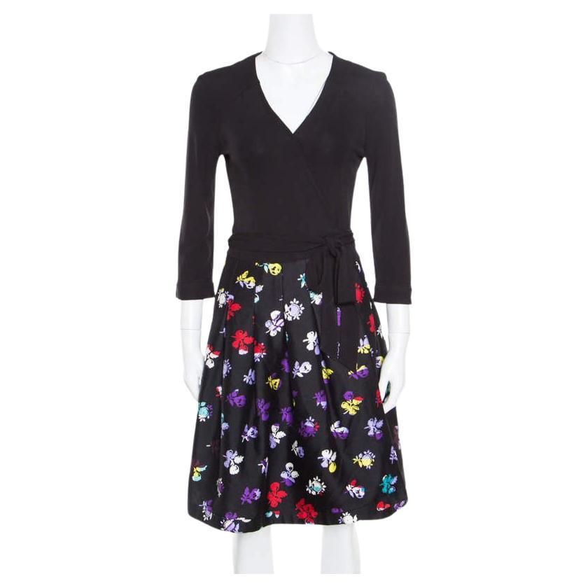 Diane Von Furstenberg Black Floral Printed Wool and Silk Jewel Wrap Dress M For Sale