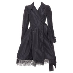 Robe portefeuille DIANE VON FURSTENBERG en taffetas de soie noir à ourlet en dentelle festonnée, taille US 8 L