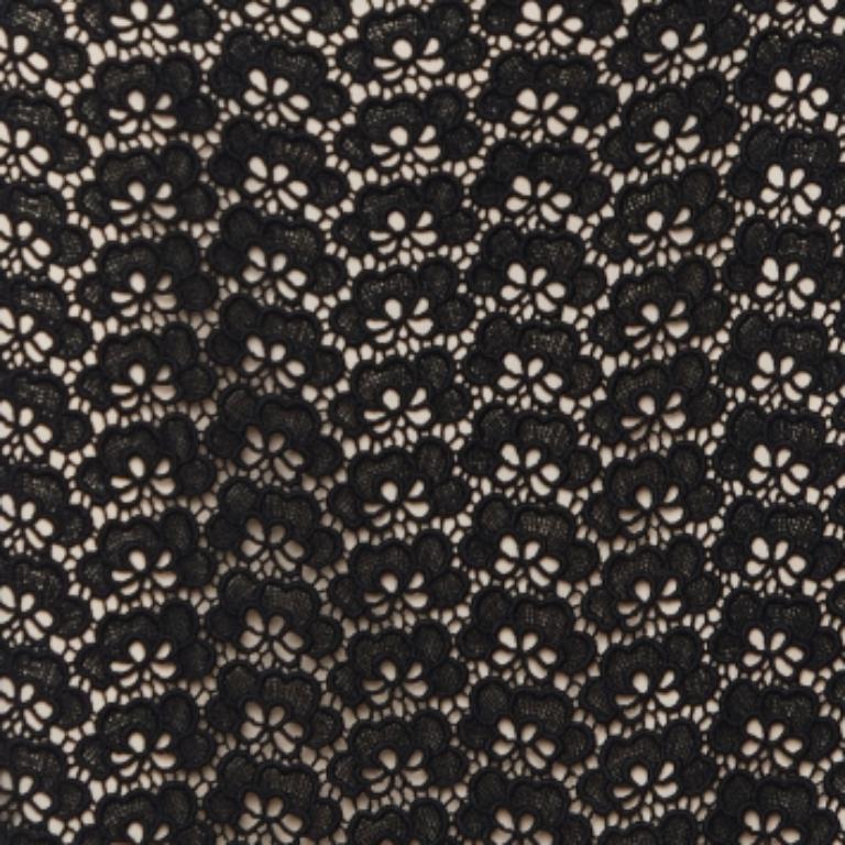 Diane von Furstenberg Schwarzer Stevia-Eichel-Spitzenminirock L im Zustand „Gut“ im Angebot in Dubai, Al Qouz 2