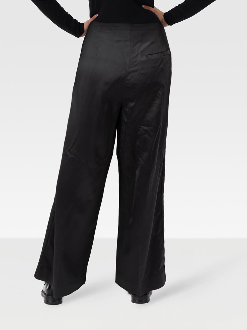 CONDITION is Very good. Minimal wear to the trousers is evident. Pluck to the weave on the front right towards the crotch and the back right of the trouser leg. Discolouration on the front left leg on this used Diane Von Furstenberg designer resale