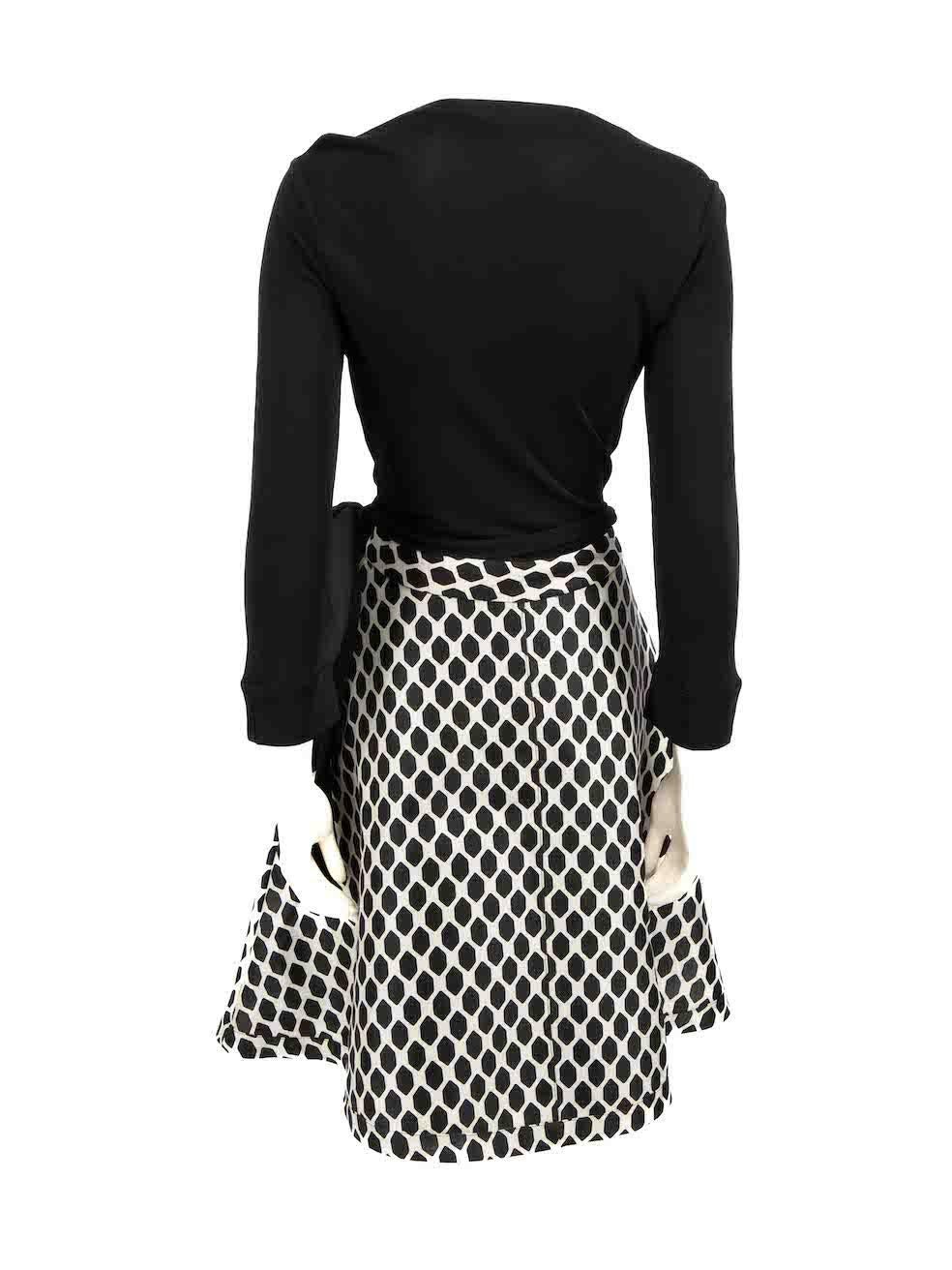 Diane Von Furstenberg Black Wool Patterned Wrap Dress Size M In Good Condition In London, GB