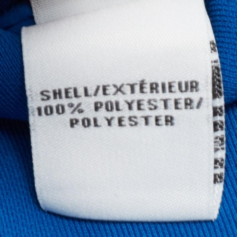 Zeigen Sie einen stilvollen Blick durch das Tragen dieses schönen Designer Diane Von Furstenberg Kleid. Dieses Kleid ist aus feinem Stoff geschneidert und hat eine schicke Silhouette, die den Körper umspielt. Stylen Sie die Kreation mit schicken
