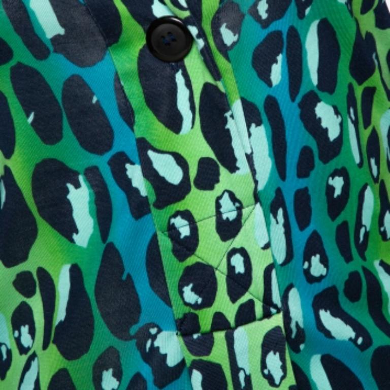 Perfect for all seasons, this Diane von Furstenberg dress will give you a luxe update. Cut in quality materials, this Gaby dress features animal prints in green and blue. Complementing the design are long sleeves and a hemline ending above the knees.