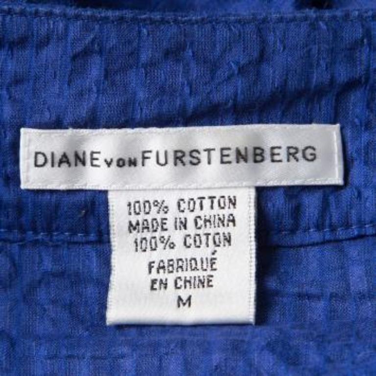 Diane Von Furstenberg Blau Seersucker Perlen Applique Detail Tunika M im Zustand „Gut“ im Angebot in Dubai, Al Qouz 2
