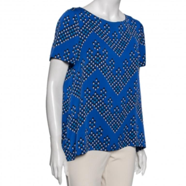 Diane von Furstenberg Blaue Seide Maggy Chevron Dots Bedrucktes Top M im Angebot 2