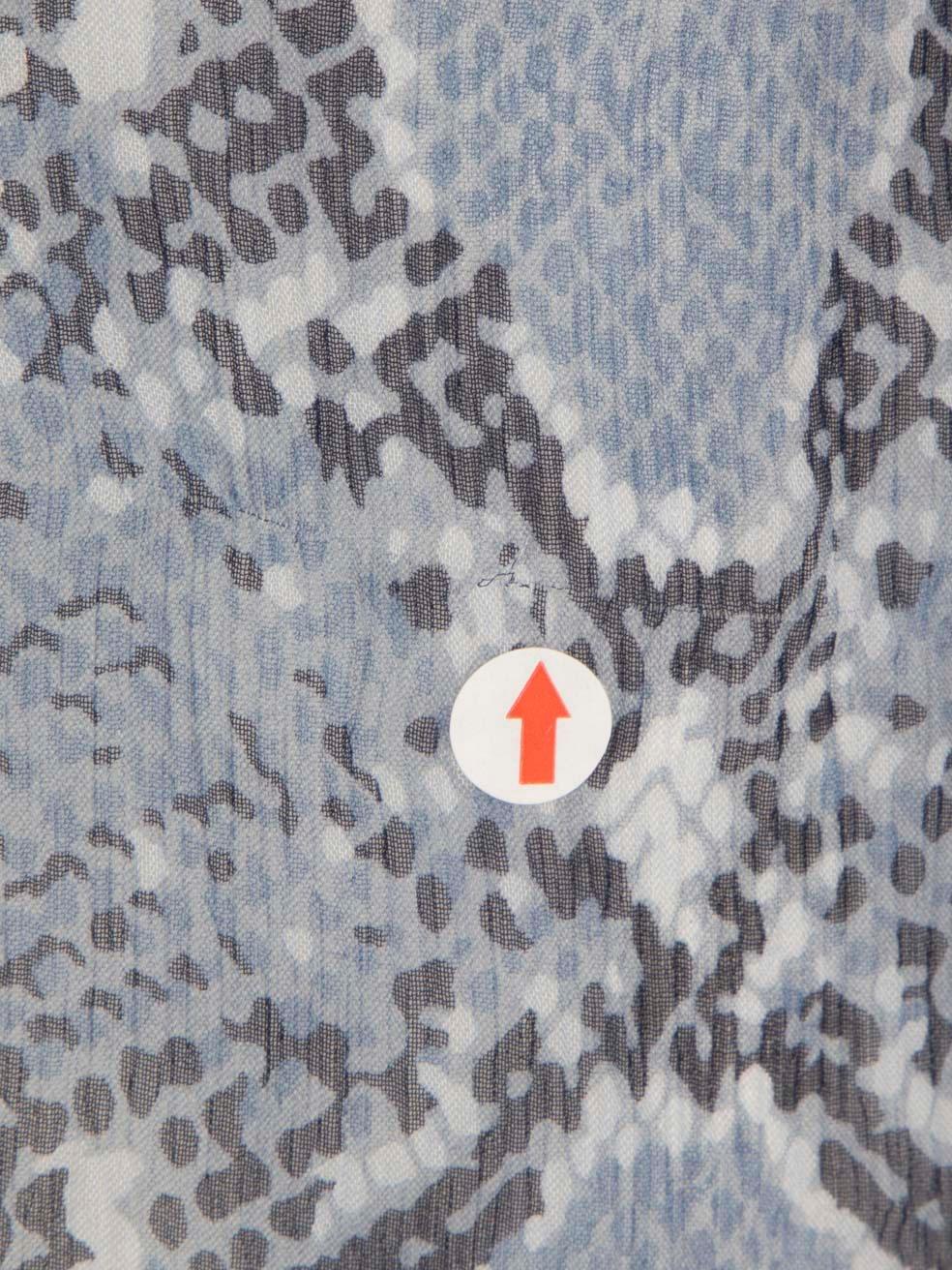 Diane von Furstenberg - Camicia con stampa serpente in seta blu - taglia XXS In condizioni ottime in vendita a London, GB