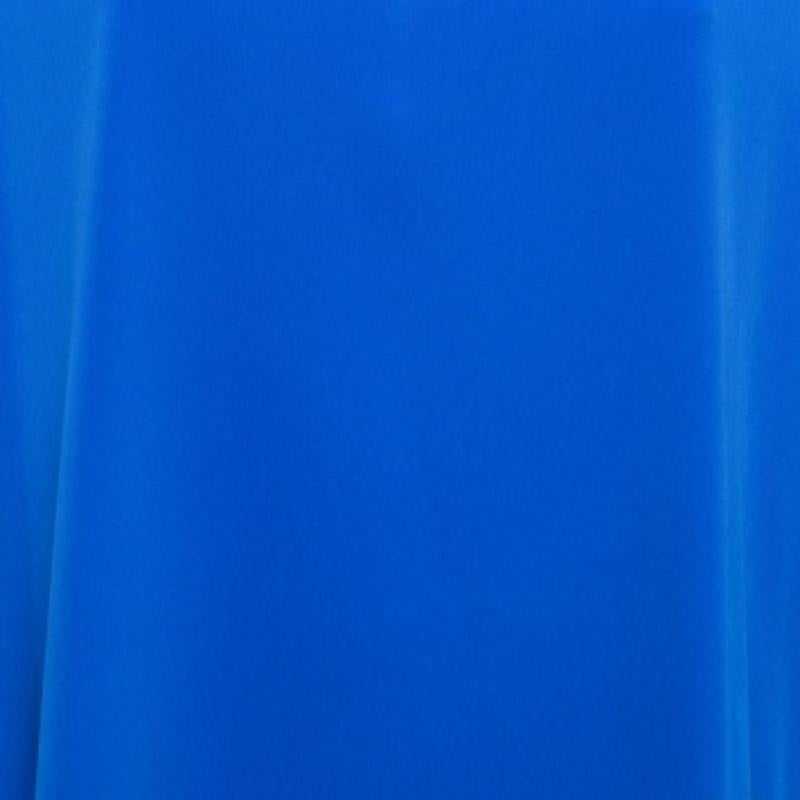 Die hohe Kunstfertigkeit und die feminine Silhouette dieses Designer-Kleides zeugen von der tadellosen Schneiderkunst des Labels. Es ist aus hochwertigen MATERIALEN genäht, hat eine gute Passform und lässt sich leicht mit schicken Accessoires,