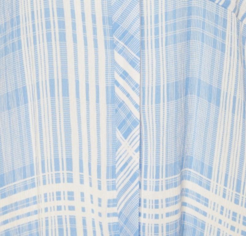 Diane von Furstenberg - Camicia in crepe stampata bianca e blu M. in vendita 1