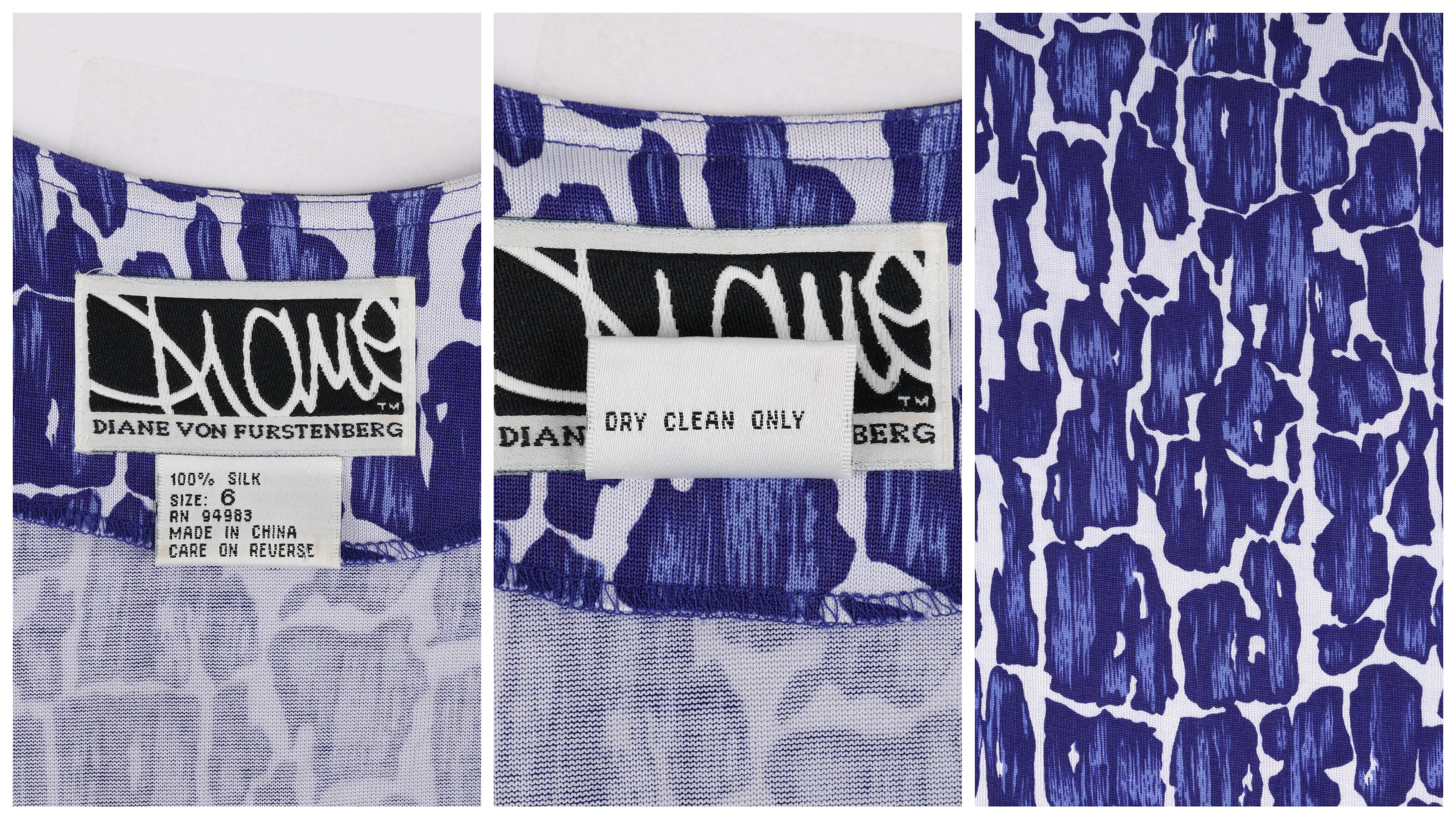 DIANE von FURSTENBERG c.1990's Silk Jersey Abstract Print Blue White Wrap Dress In Good Condition In Thiensville, WI